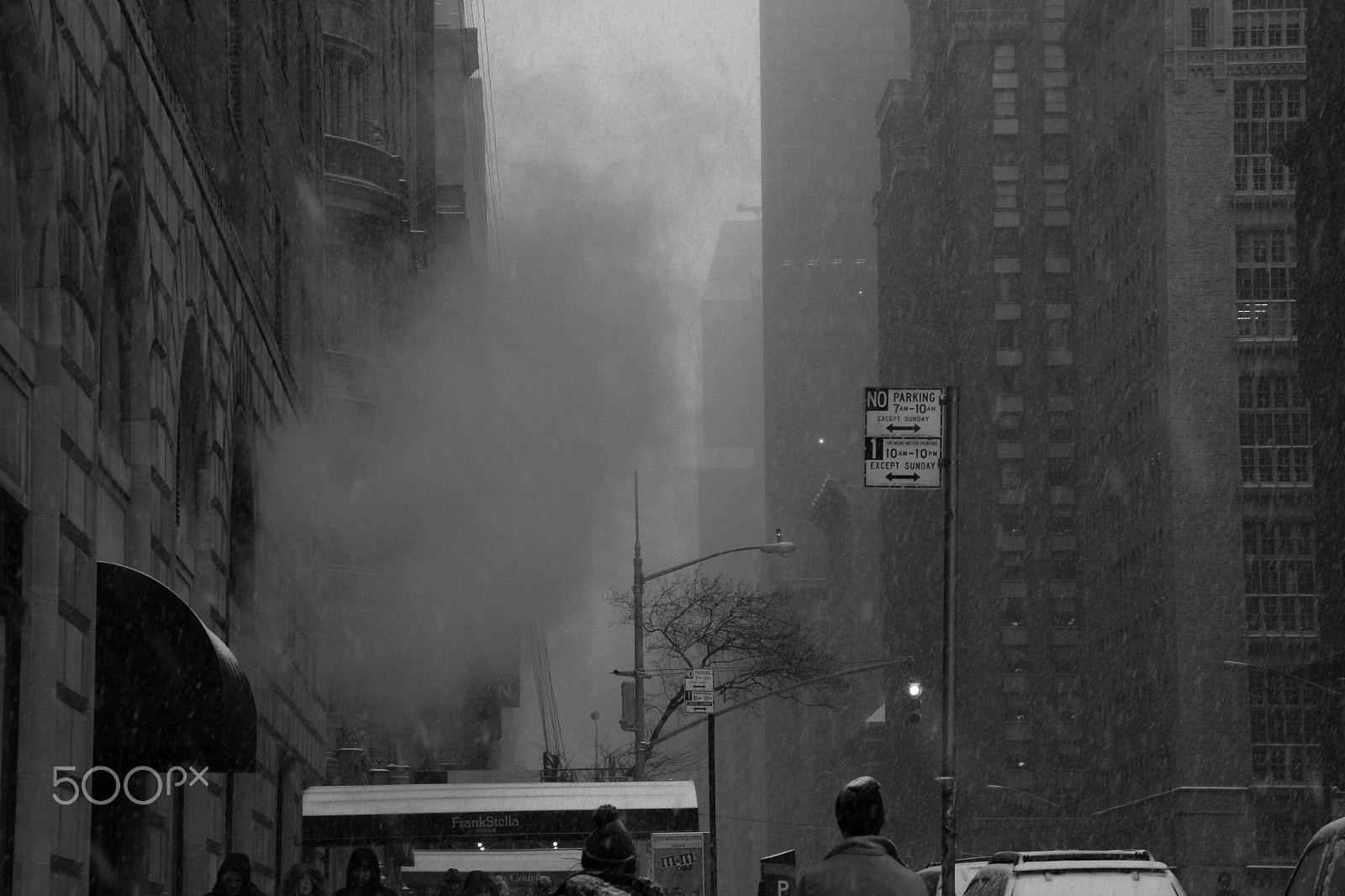 Canon EOS 100D (EOS Rebel SL1 / EOS Kiss X7) sample photo. Nyc on winter photography