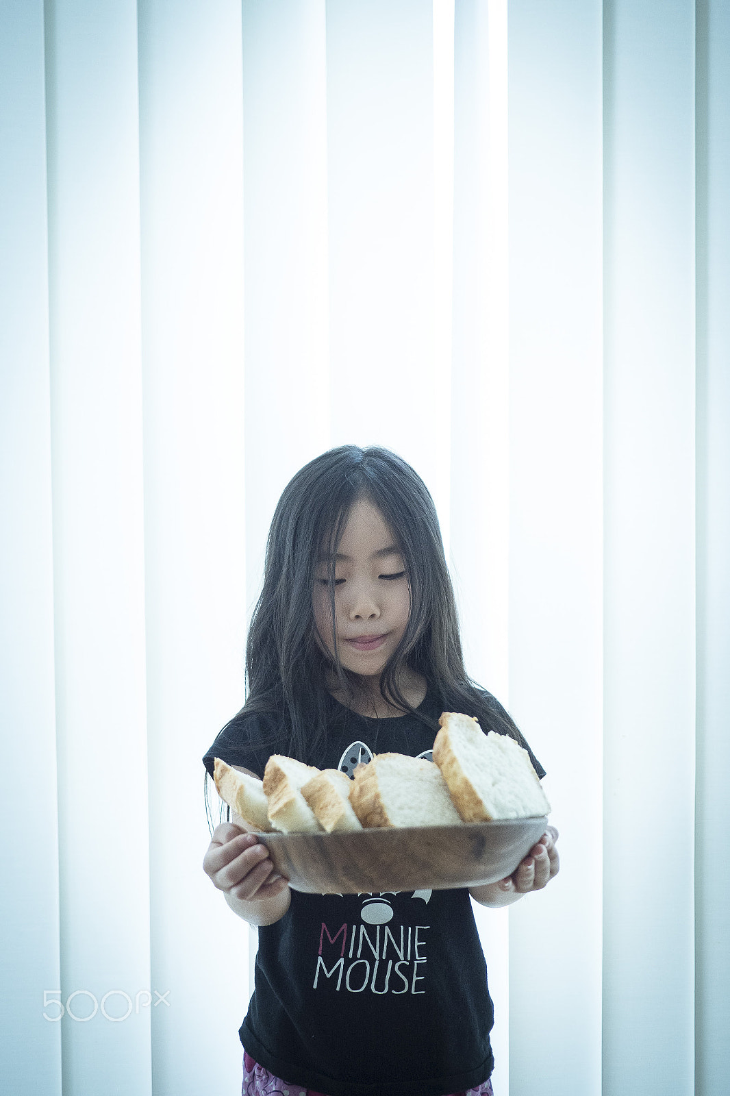 Olympus PEN-F + LUMIX G 20/F1.7 II sample photo. Kids bakery photography