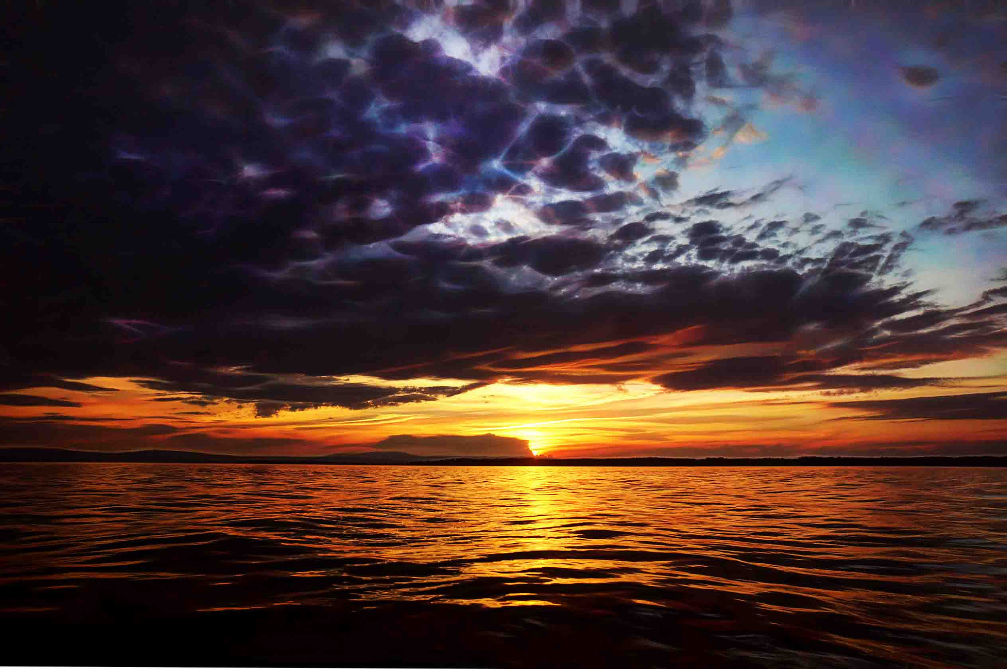 Sony Alpha NEX-7 + Sony E 16mm F2.8 sample photo. Last rays photography