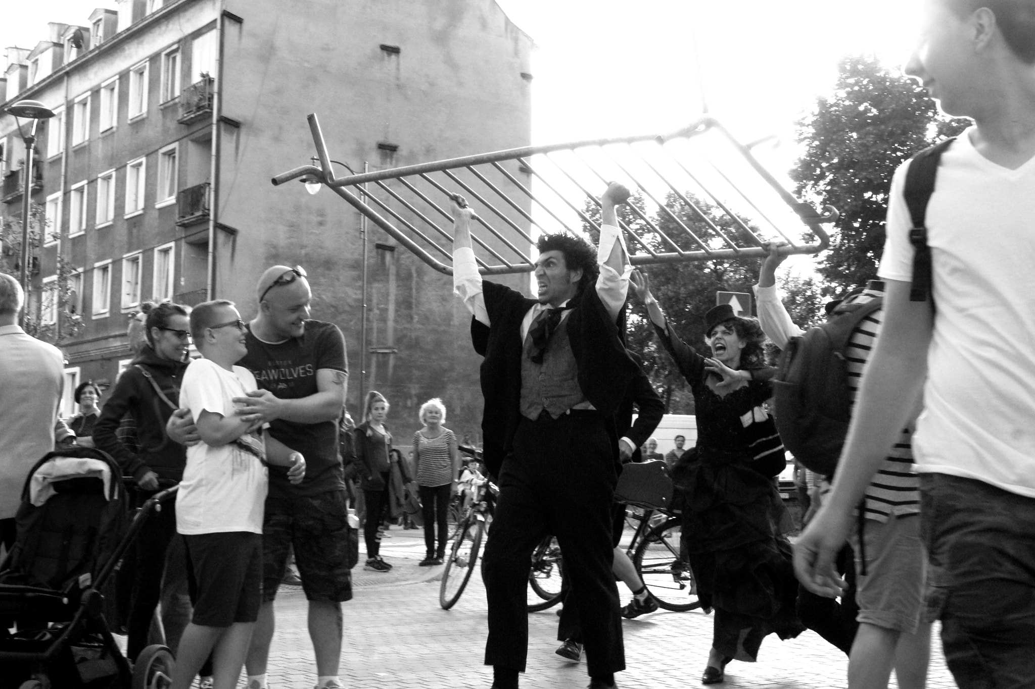 Sony Alpha DSLR-A700 + Sony DT 35mm F1.8 SAM sample photo. When a musician gets mad... photography