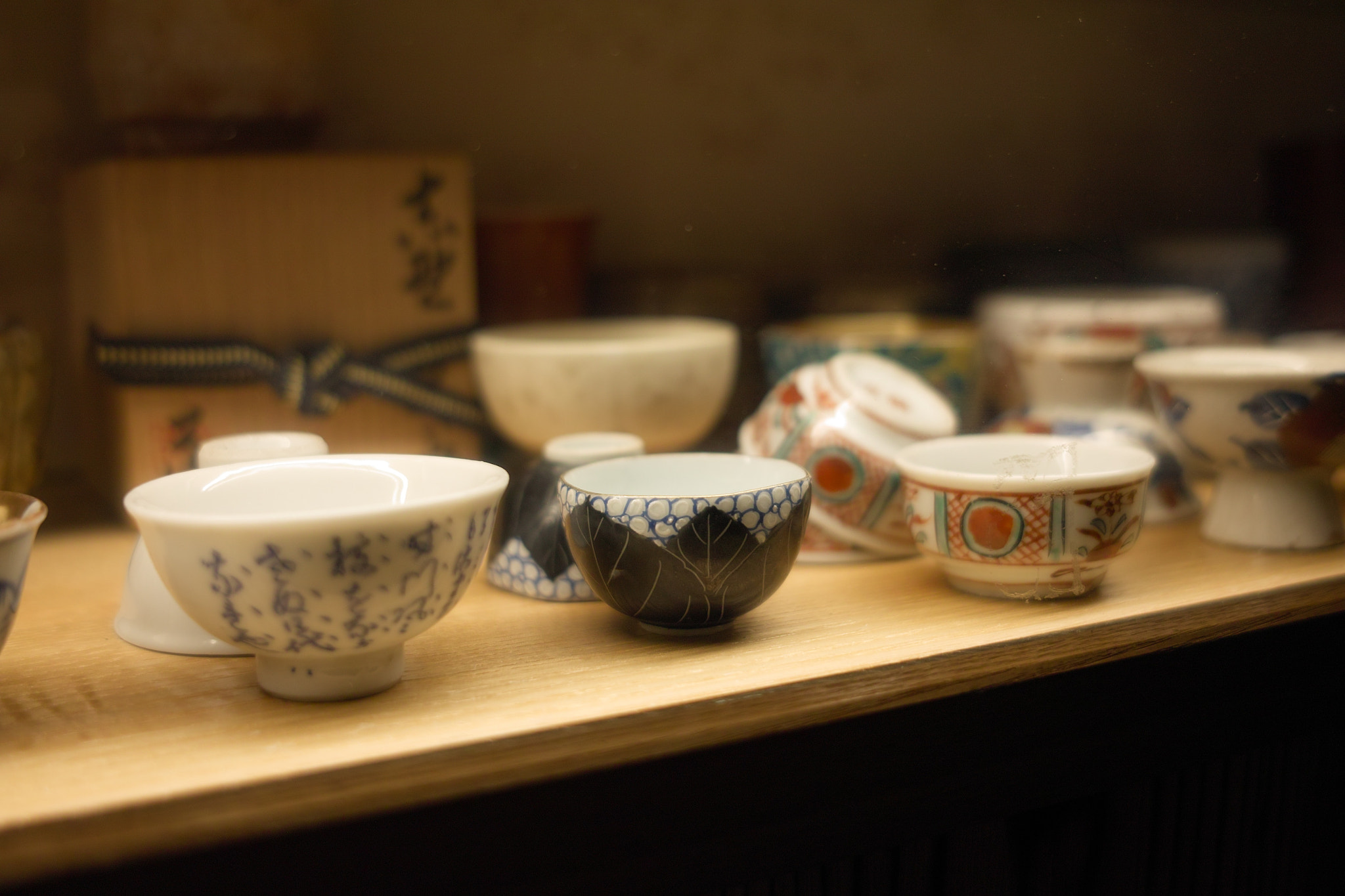 Sigma DP2x sample photo. Collection of japanese sake cup  お猪口の収集 photography