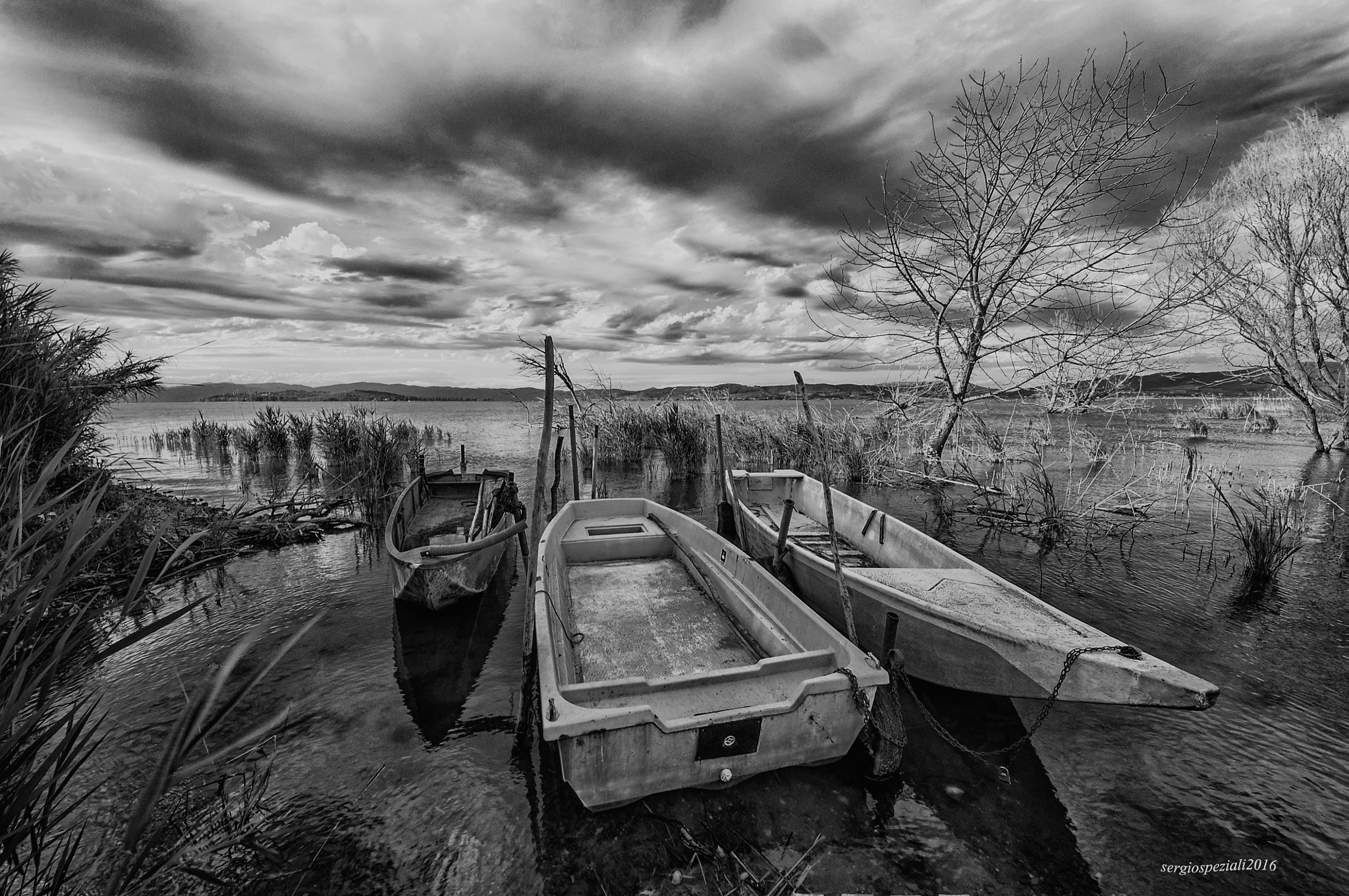 Sigma 8-16mm F4.5-5.6 DC HSM sample photo. Boats photography
