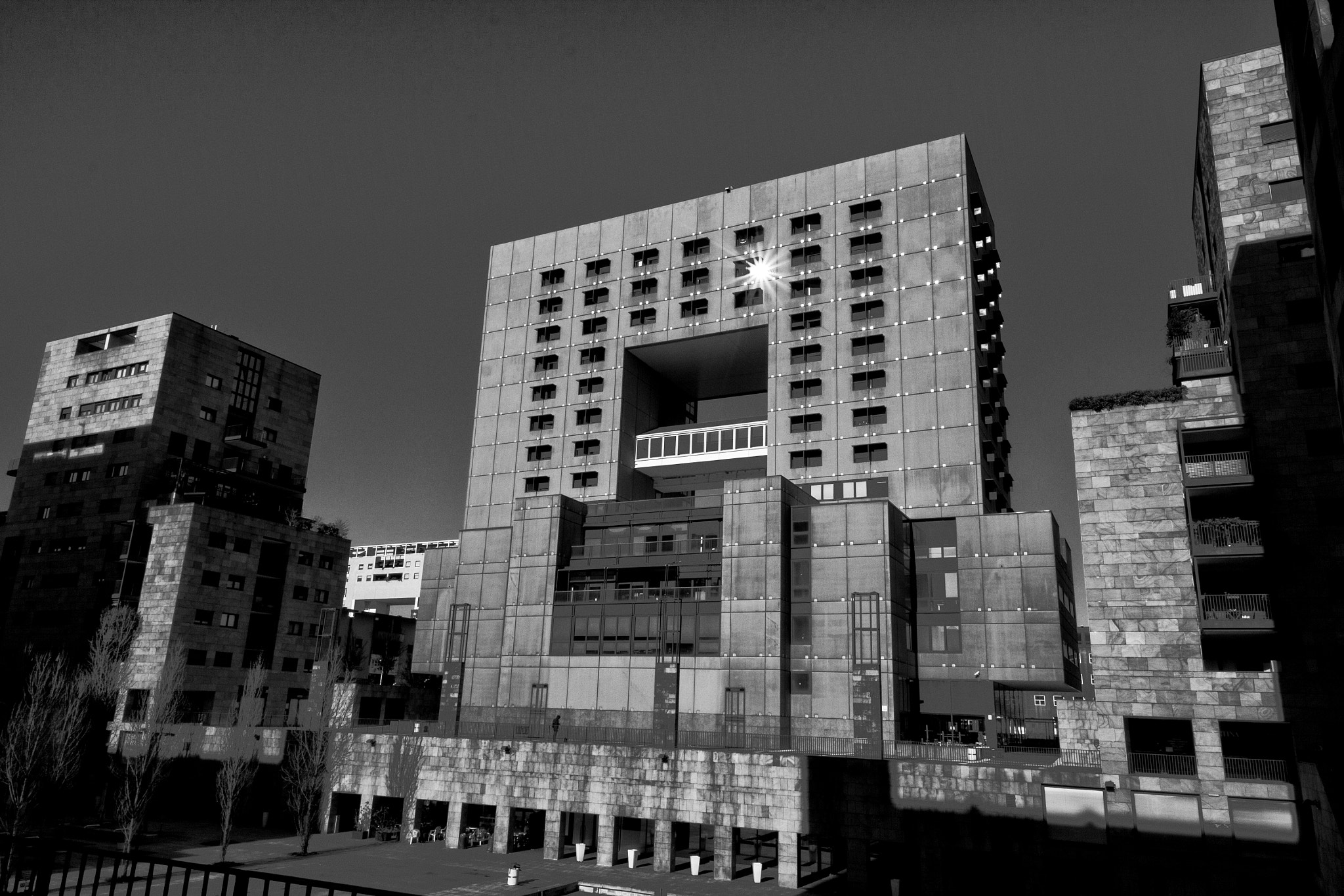 Sigma 8-16mm F4.5-5.6 DC HSM sample photo. Urban sun photography
