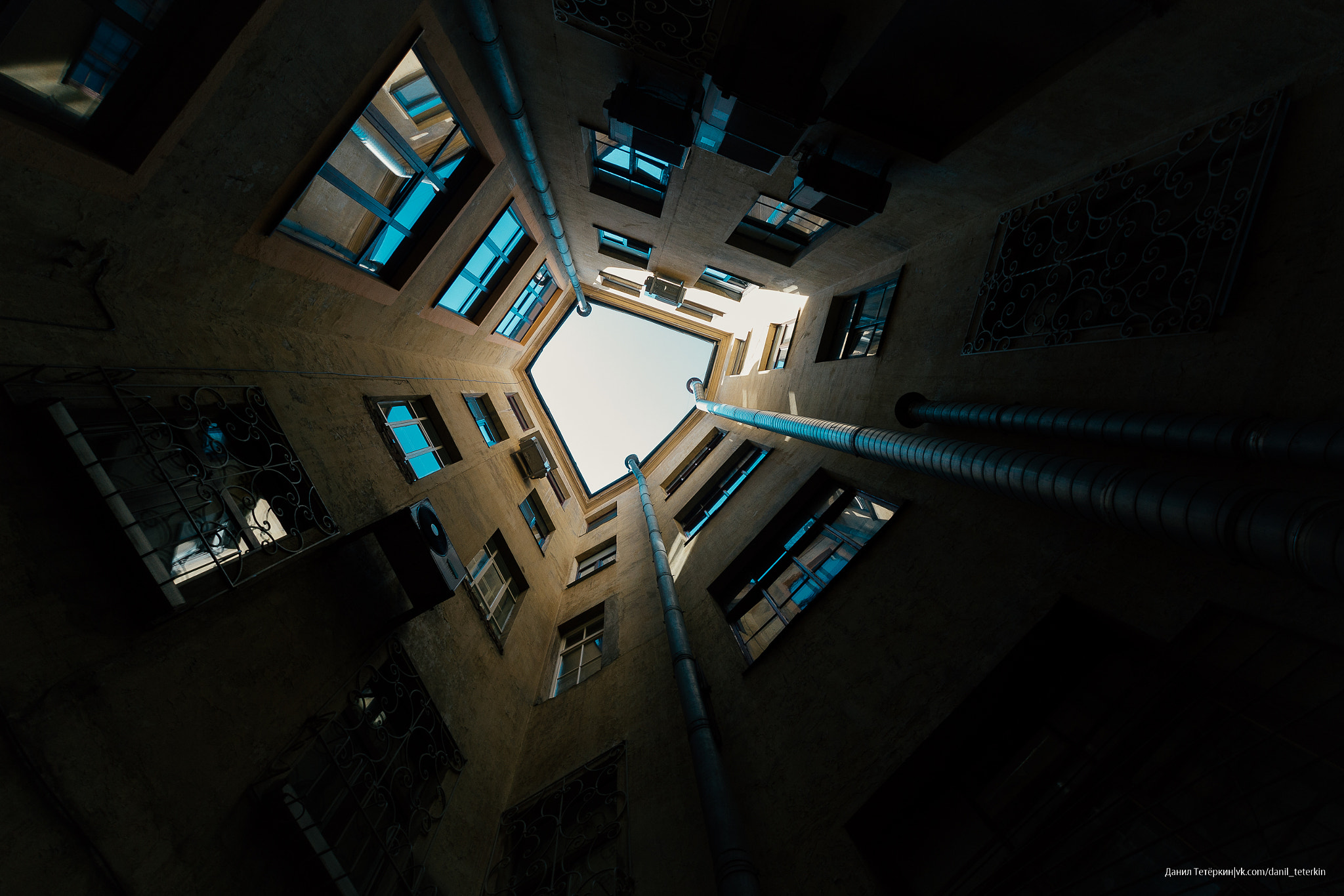 Nikon D3100 + Sigma 10-20mm F3.5 EX DC HSM sample photo. Another side of the old city photography