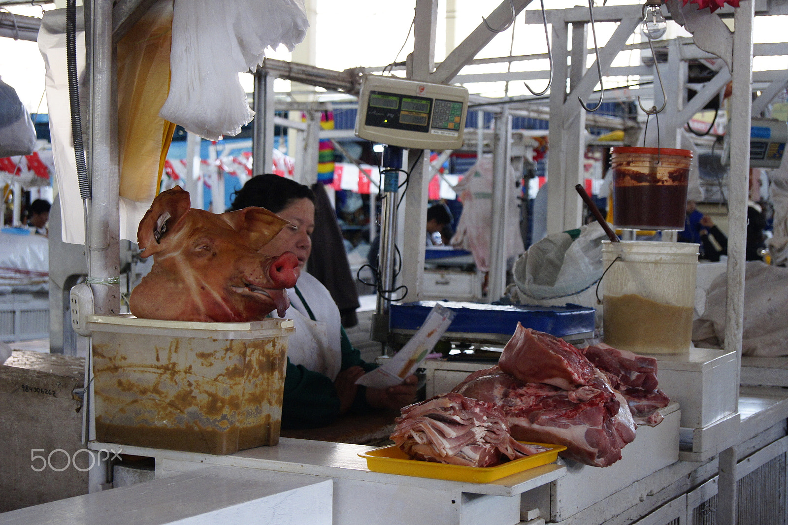 Sony Alpha DSLR-A500 + Sony DT 18-55mm F3.5-5.6 SAM sample photo. San pedro market, cusco photography