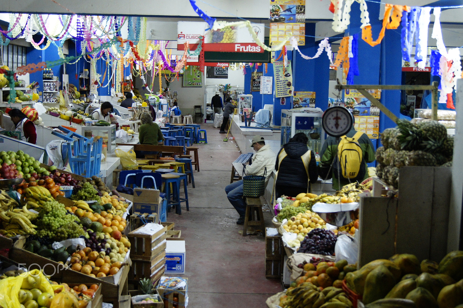 Sony DT 18-55mm F3.5-5.6 SAM sample photo. Market in urubamba photography