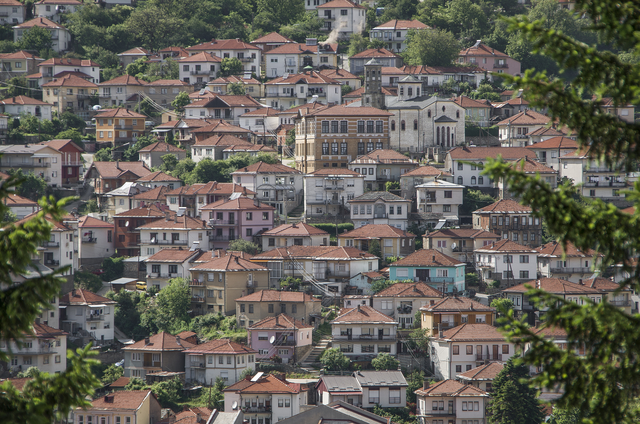 Pentax K-01 + Sigma 18-250mm F3.5-6.3 DC OS HSM sample photo. Krushevo, vertical town photography