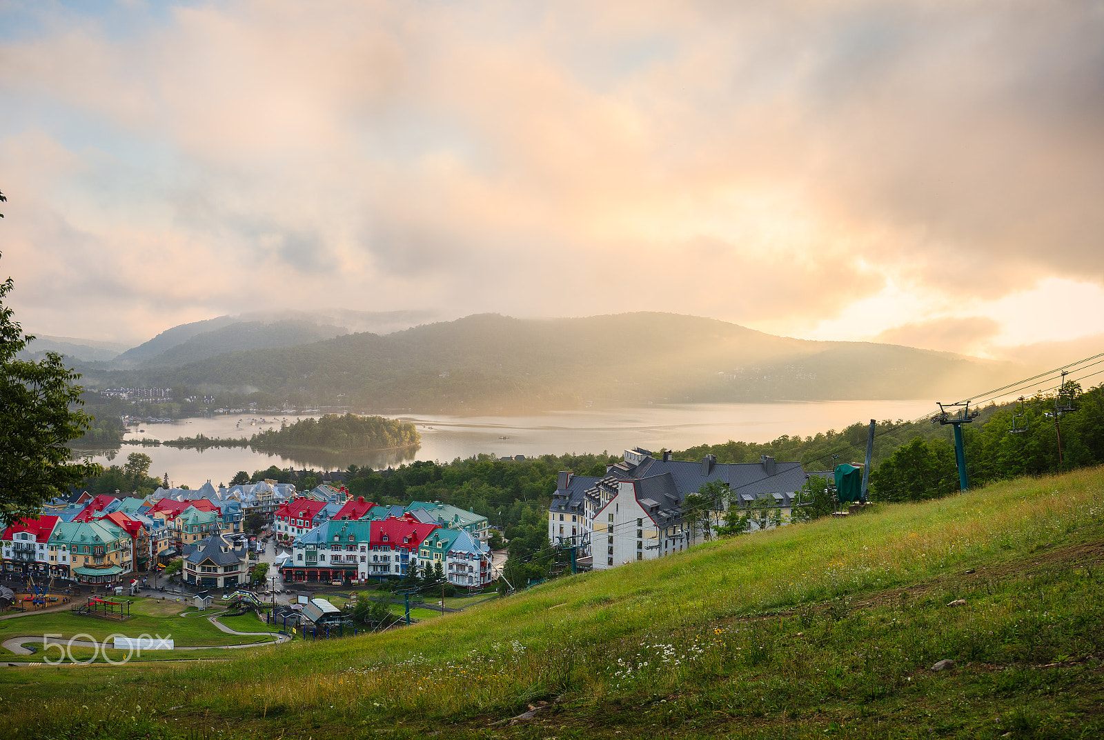 Canon EF-M 28mm F3.5 Macro IS STM sample photo. The magic of mont tremblant photography