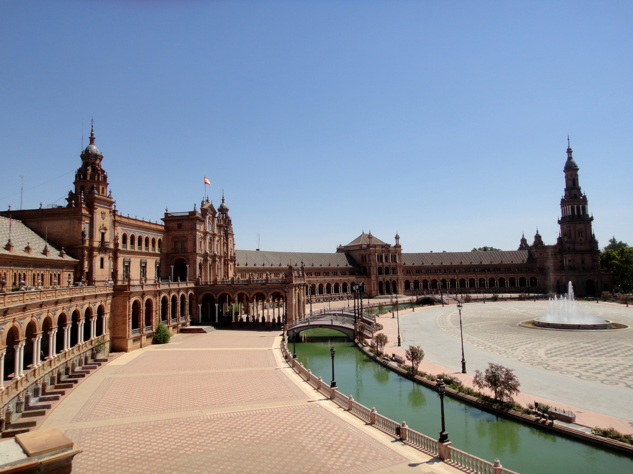 Sony DSC-T110 sample photo. Sevilla photography