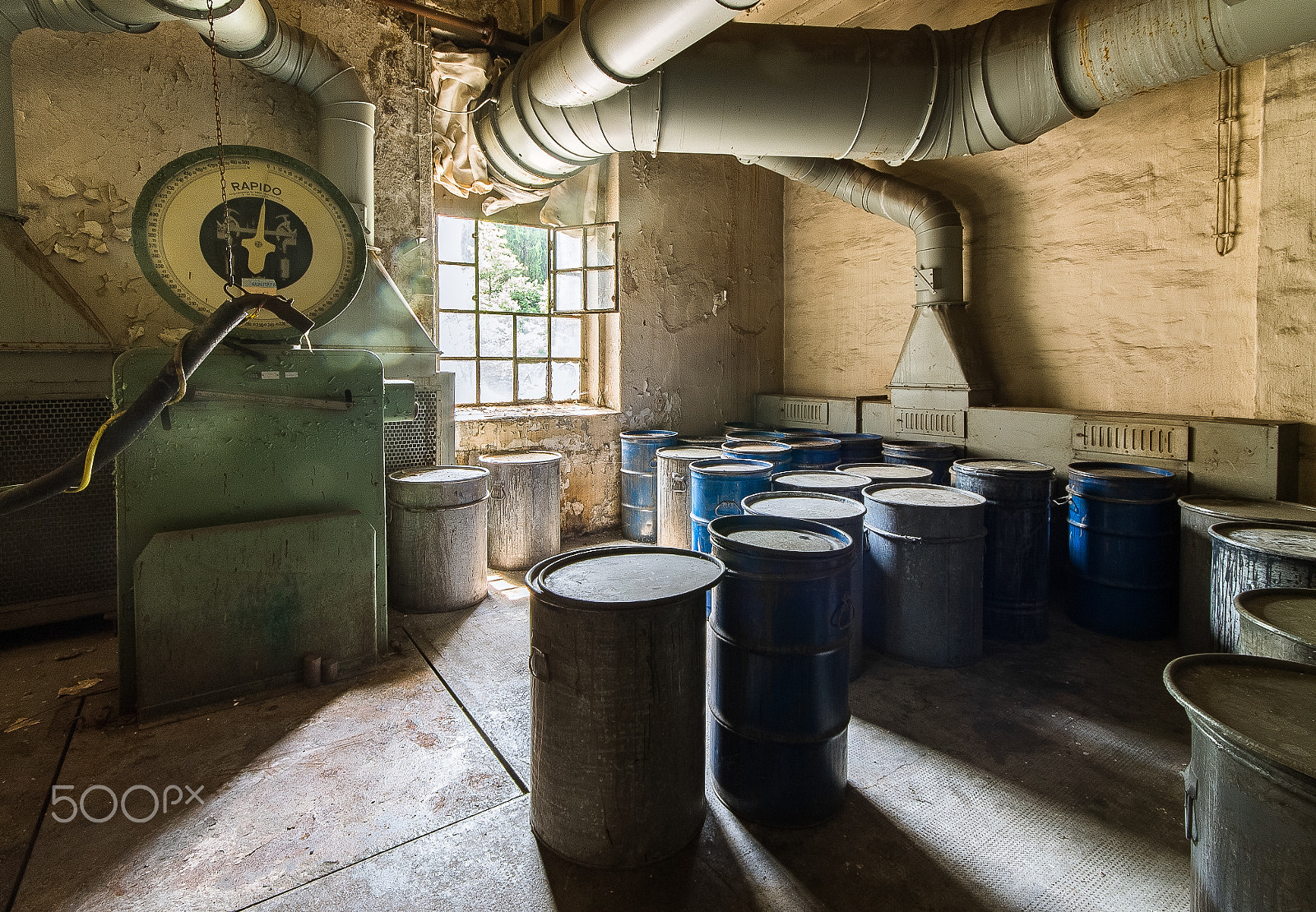 Canon EOS 1100D (EOS Rebel T3 / EOS Kiss X50) + Sigma 10-20mm F4-5.6 EX DC HSM sample photo. Abandoned factory "floor covering" photography