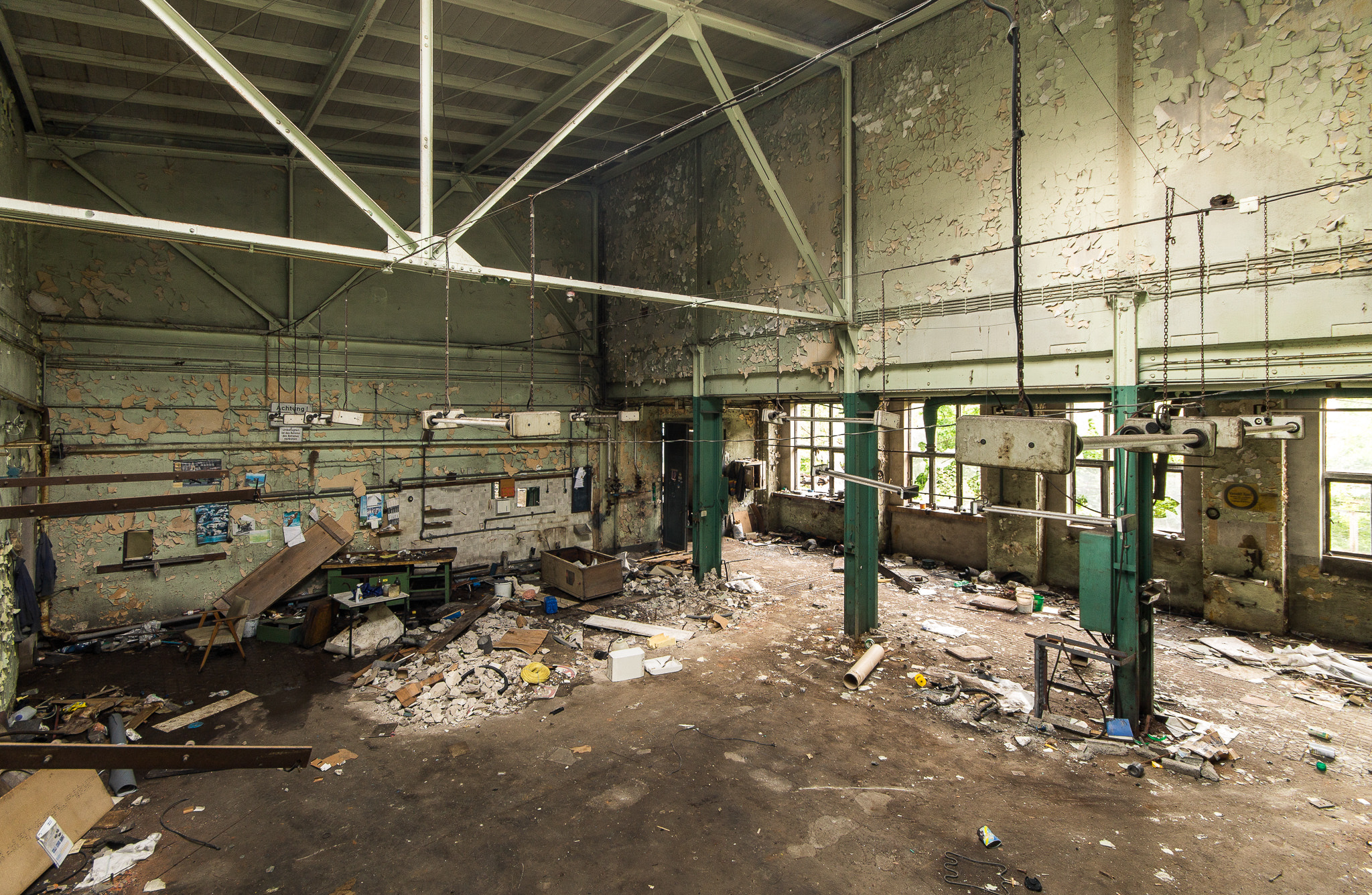 Canon EOS 1100D (EOS Rebel T3 / EOS Kiss X50) + Sigma 10-20mm F4-5.6 EX DC HSM sample photo. Abandoned factory "floor covering" photography
