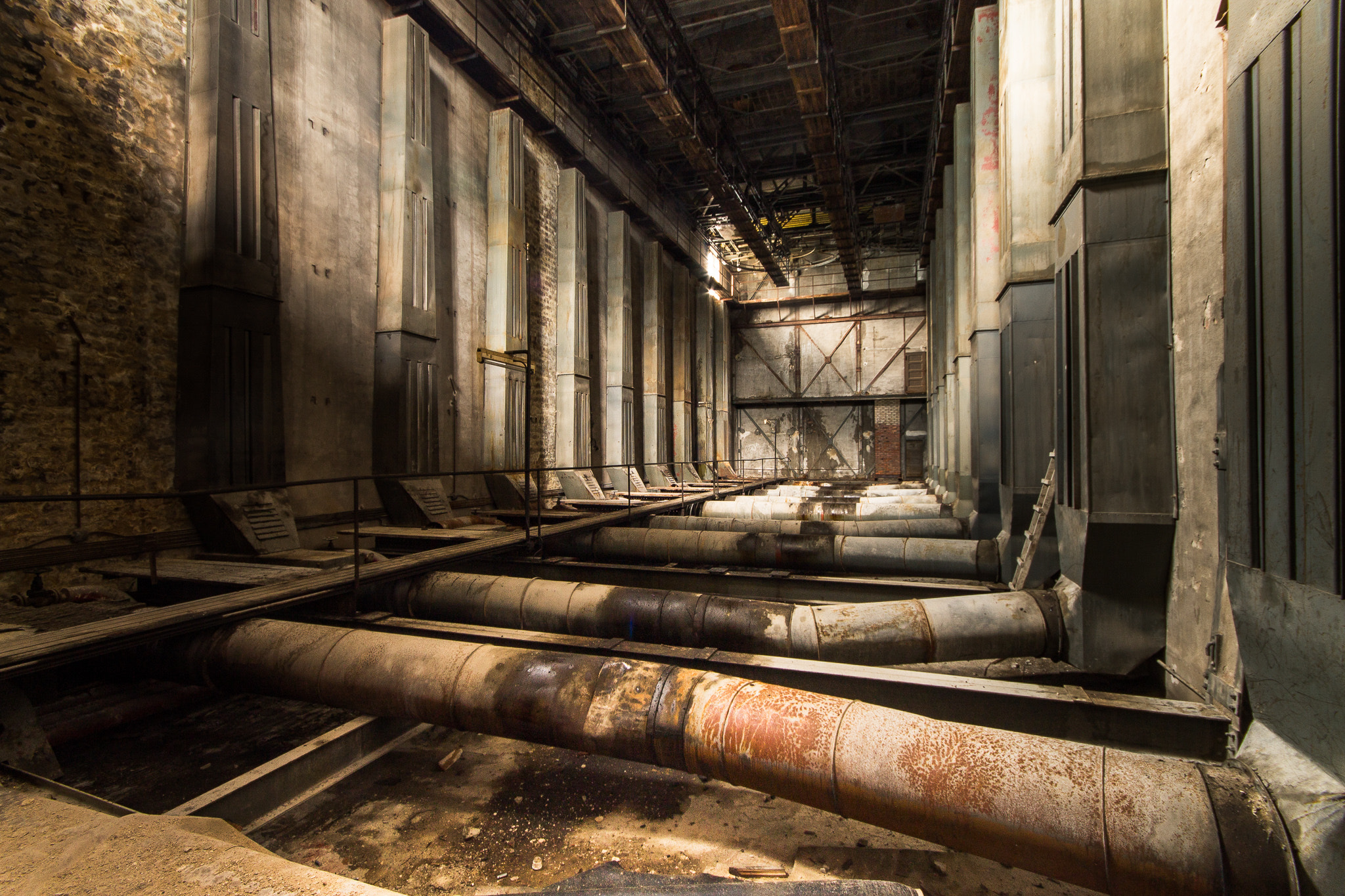 Canon EOS 1100D (EOS Rebel T3 / EOS Kiss X50) + Sigma 10-20mm F4-5.6 EX DC HSM sample photo. Abandoned factory "floor covering" photography