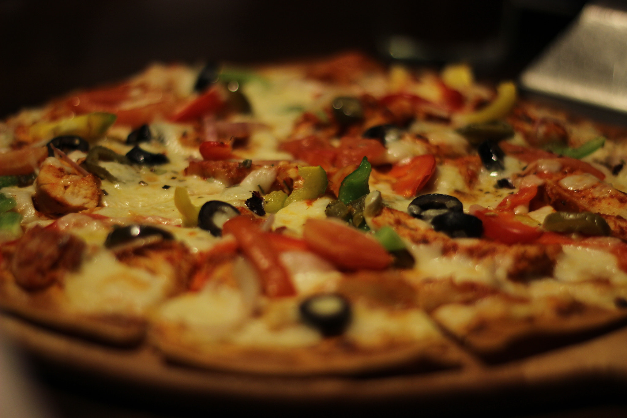 Canon EOS 600D (Rebel EOS T3i / EOS Kiss X5) + Canon EF 50mm F1.8 II sample photo. Pizzalicious photography