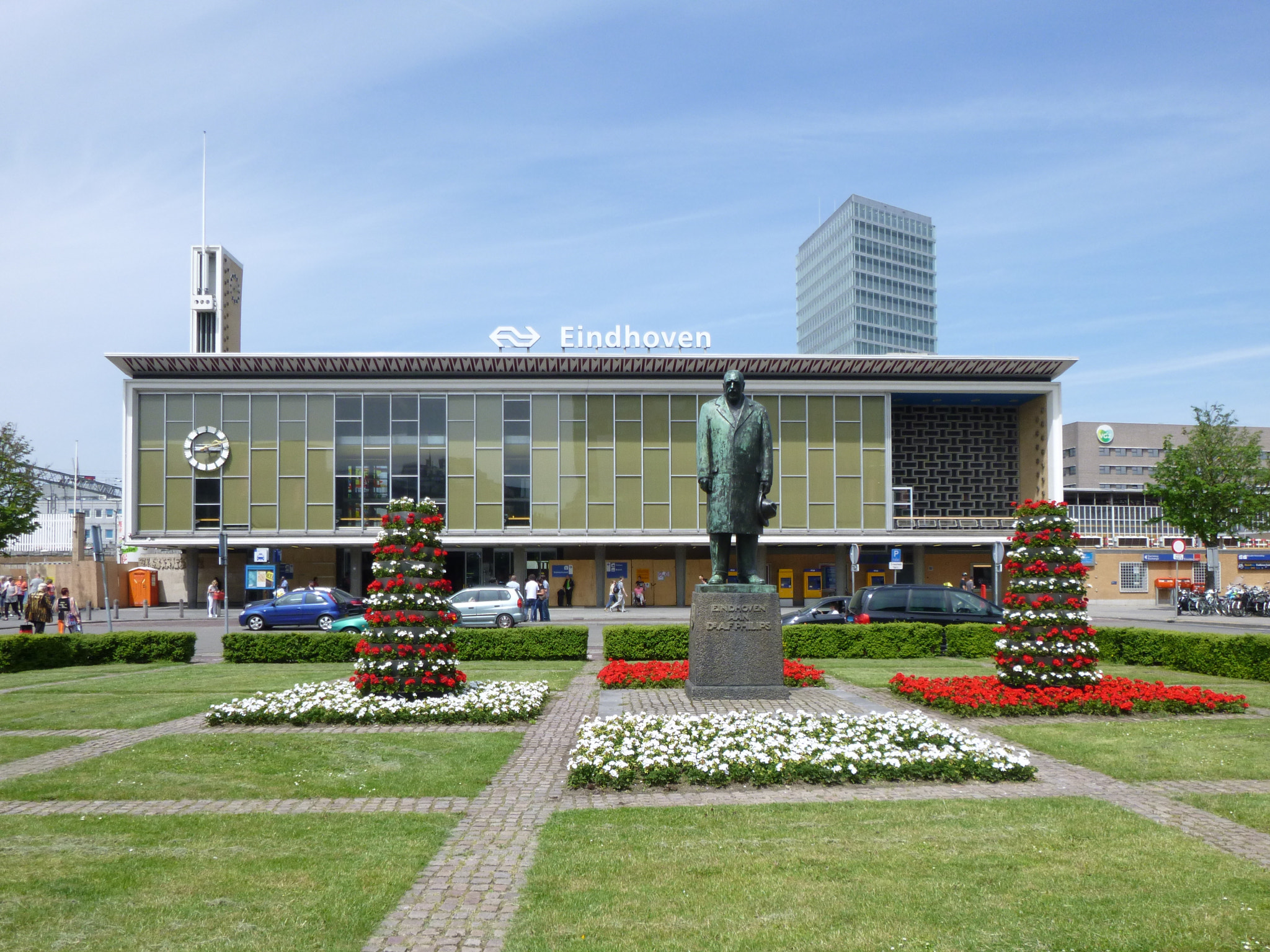 Panasonic DMC-FT30 sample photo. Eindhoven station photography