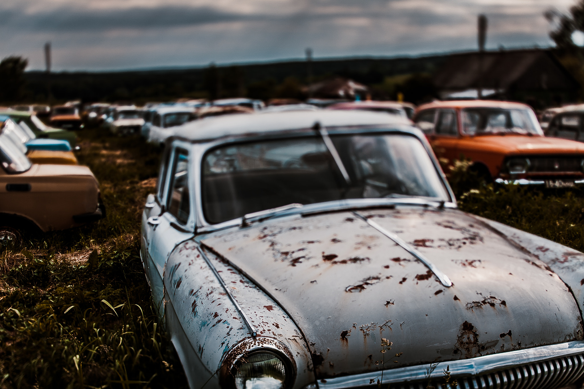 Canon EOS 5D + Canon TS-E 45mm F2.8 Tilt-Shift sample photo. Old russian car photography