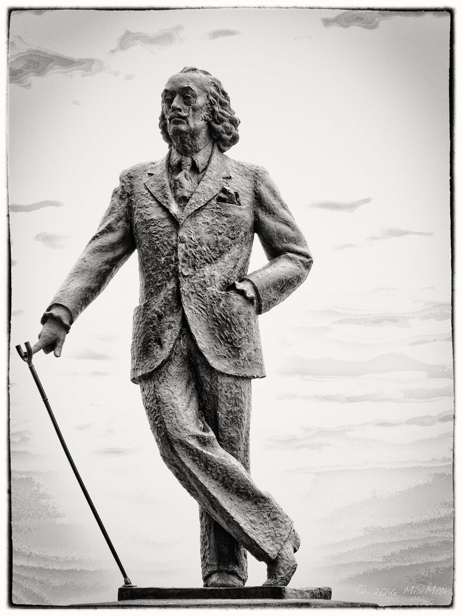 Olympus Zuiko Digital 14-54mm F2.8-3.5 II sample photo. Statue of salvador dali photography