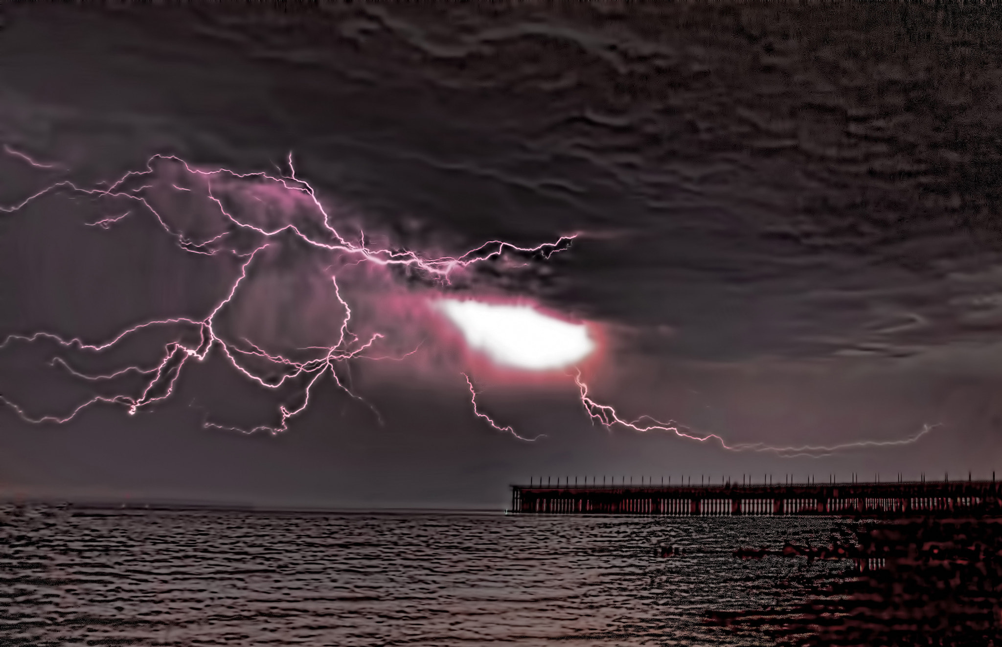 Sony DT 18-200mm F3.5-6.3 sample photo. Summer storm photography