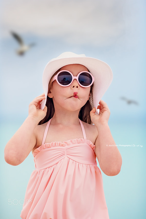 Nikon D750 + AF DC-Nikkor 135mm f/2D sample photo. Beach baby photography