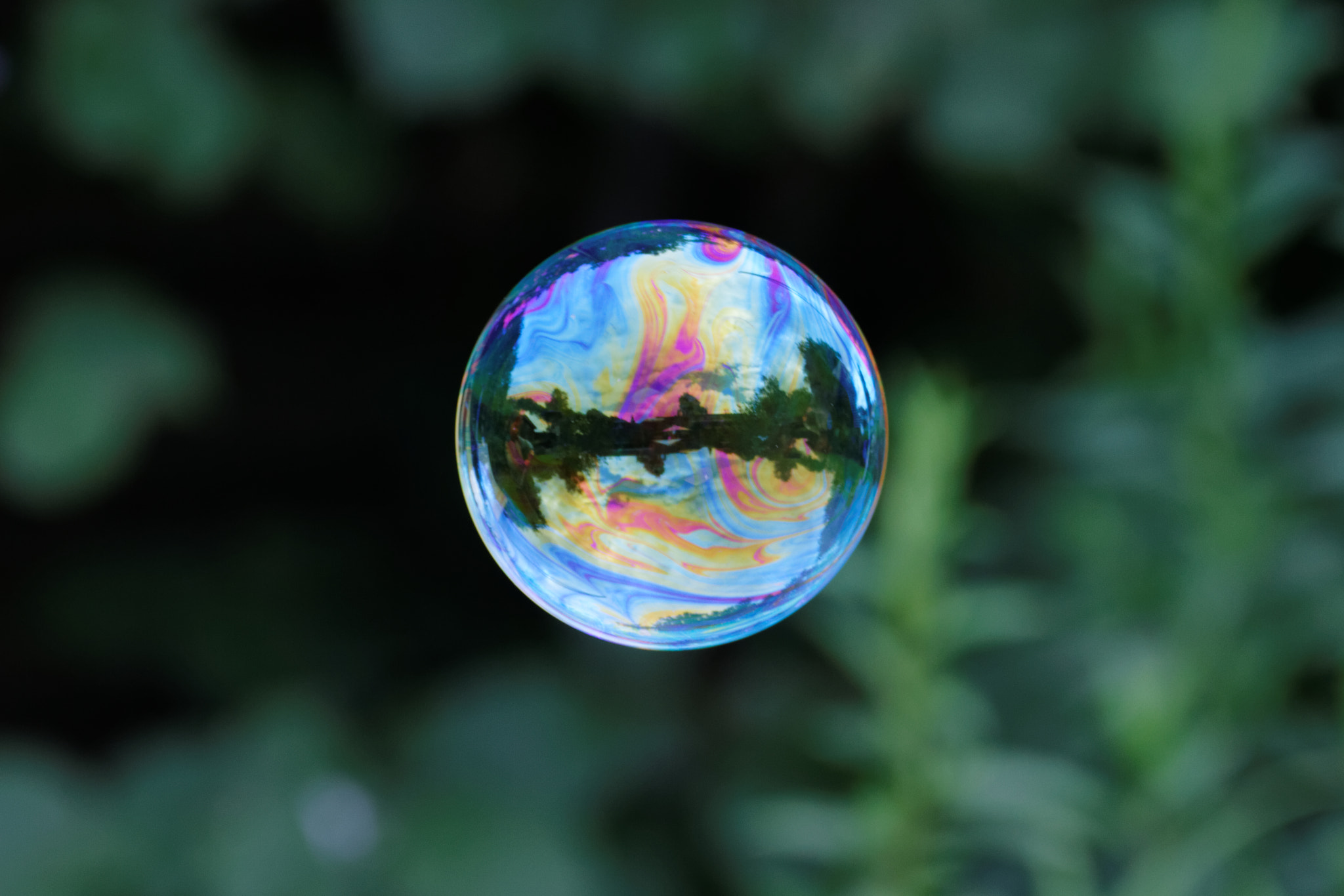 Sigma 150-600mm F5-6.3 DG OS HSM | C sample photo. Reflecting color - girl playing with soapbubbles photography