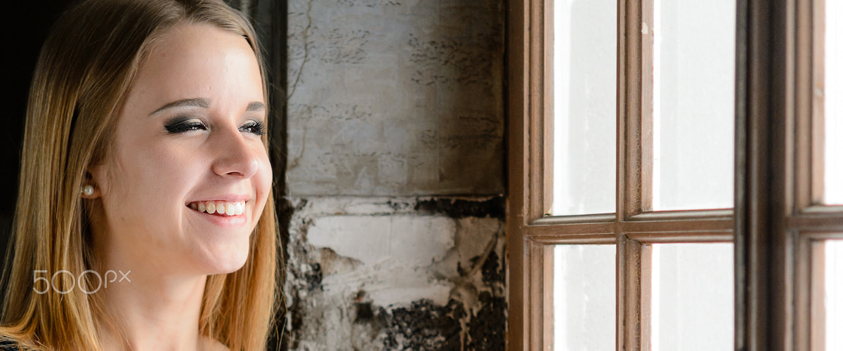 Nikon AF-S Micro-Nikkor 60mm F2.8G ED sample photo. Helene at the window photography