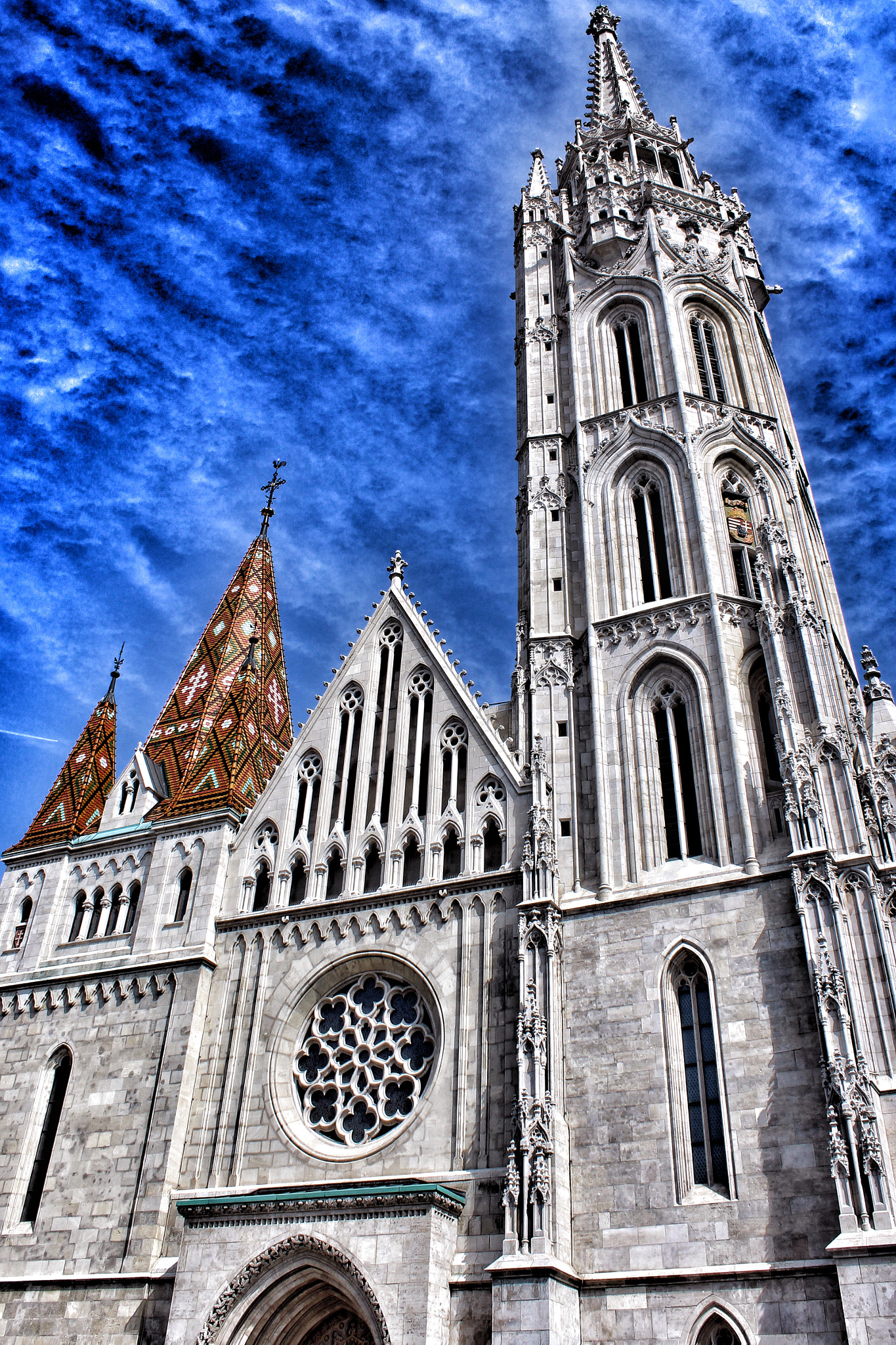 Canon EOS 1200D (EOS Rebel T5 / EOS Kiss X70 / EOS Hi) + Canon EF-S 18-55mm F3.5-5.6 III sample photo. Prays to sky... matthias church - budapest photography