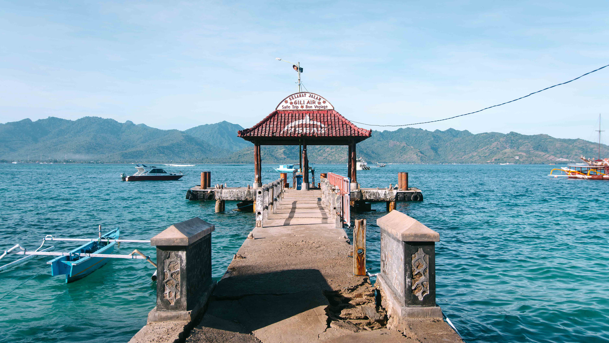 Nikon D7100 + Sigma 18-50mm F2.8 EX DC Macro sample photo. Harbour gili air photography