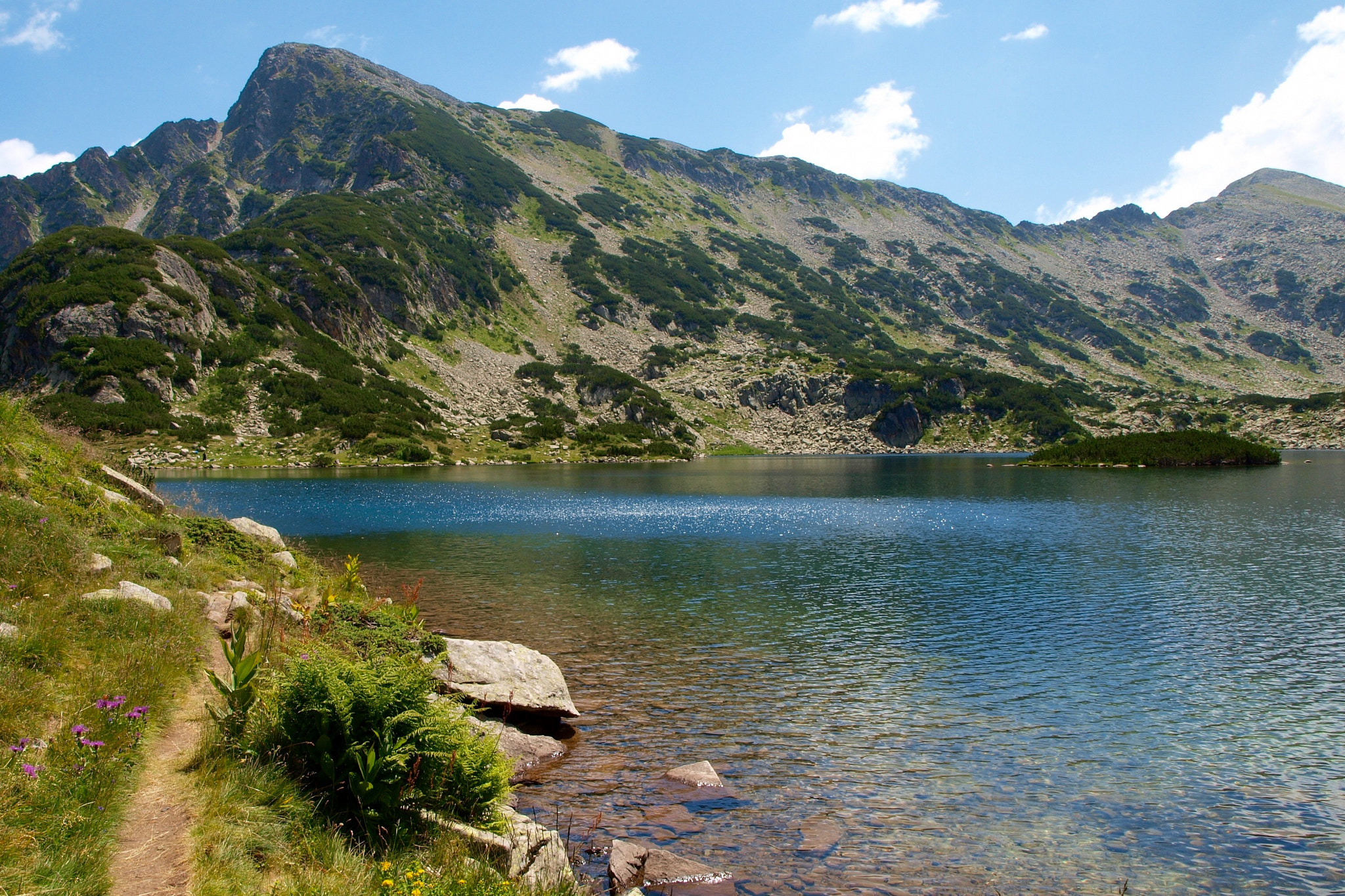 Olympus E-450 (EVOLT E-450) sample photo. Mountain lake photography