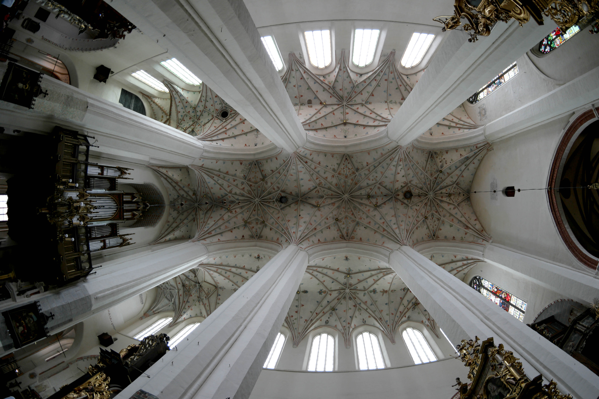 Samsung NX 10mm F3.5 Fisheye sample photo. Torun (poland) - church photography