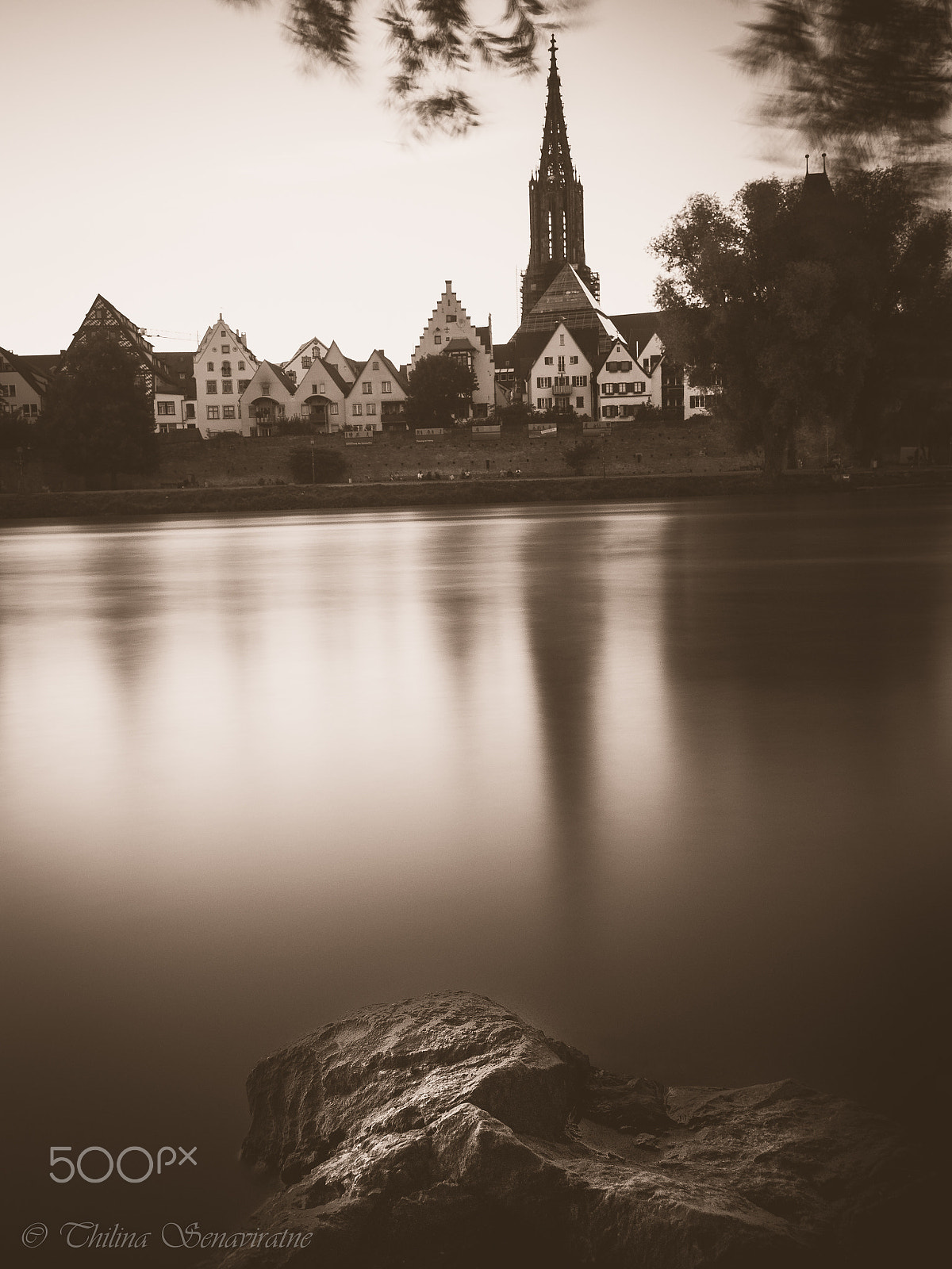 Olympus OM-D E-M1 + OLYMPUS M.9-18mm F4.0-5.6 sample photo. Old church of ulm with sunset photography