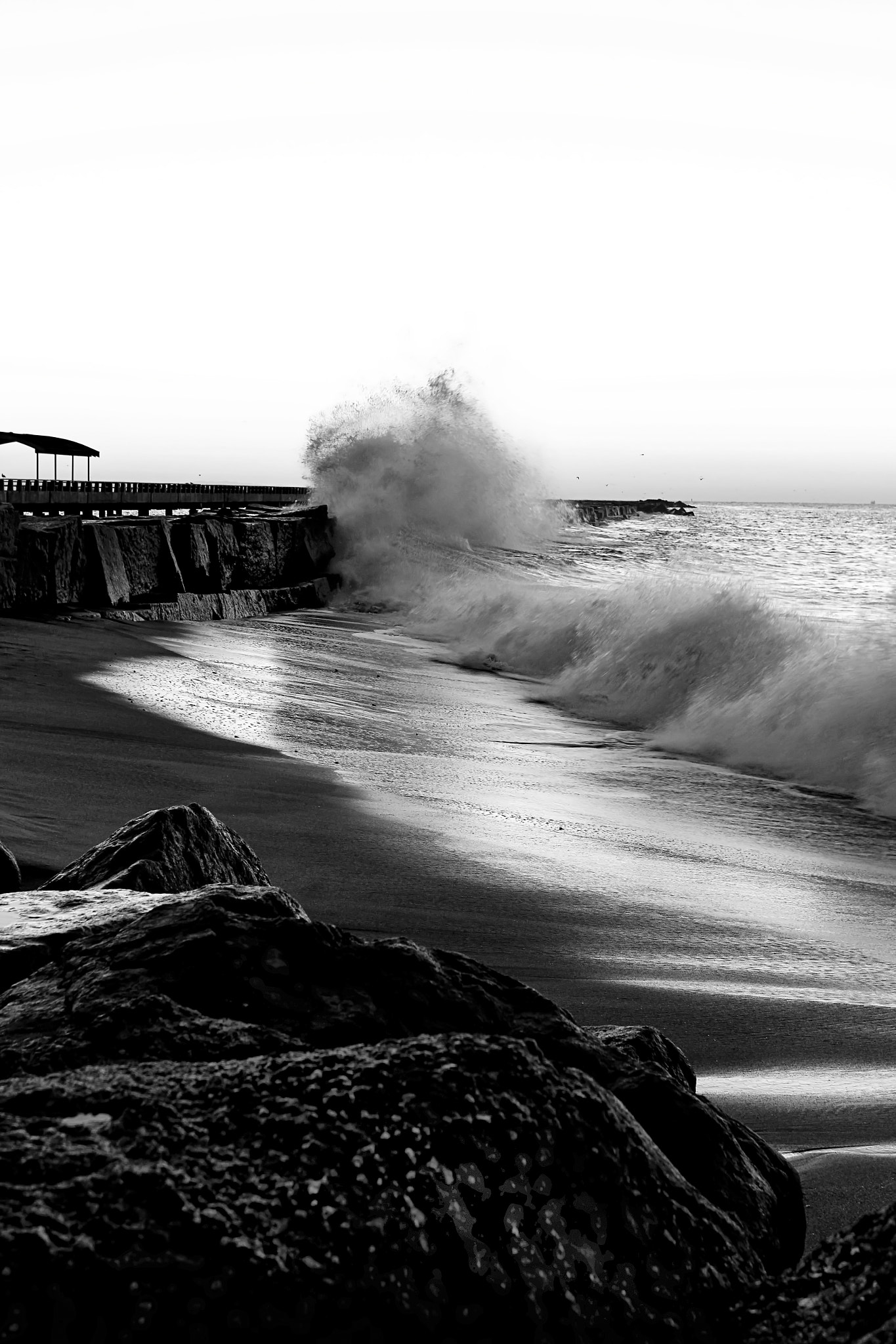 Canon EOS 600D (Rebel EOS T3i / EOS Kiss X5) + Canon EF 17-40mm F4L USM sample photo. The wave photography