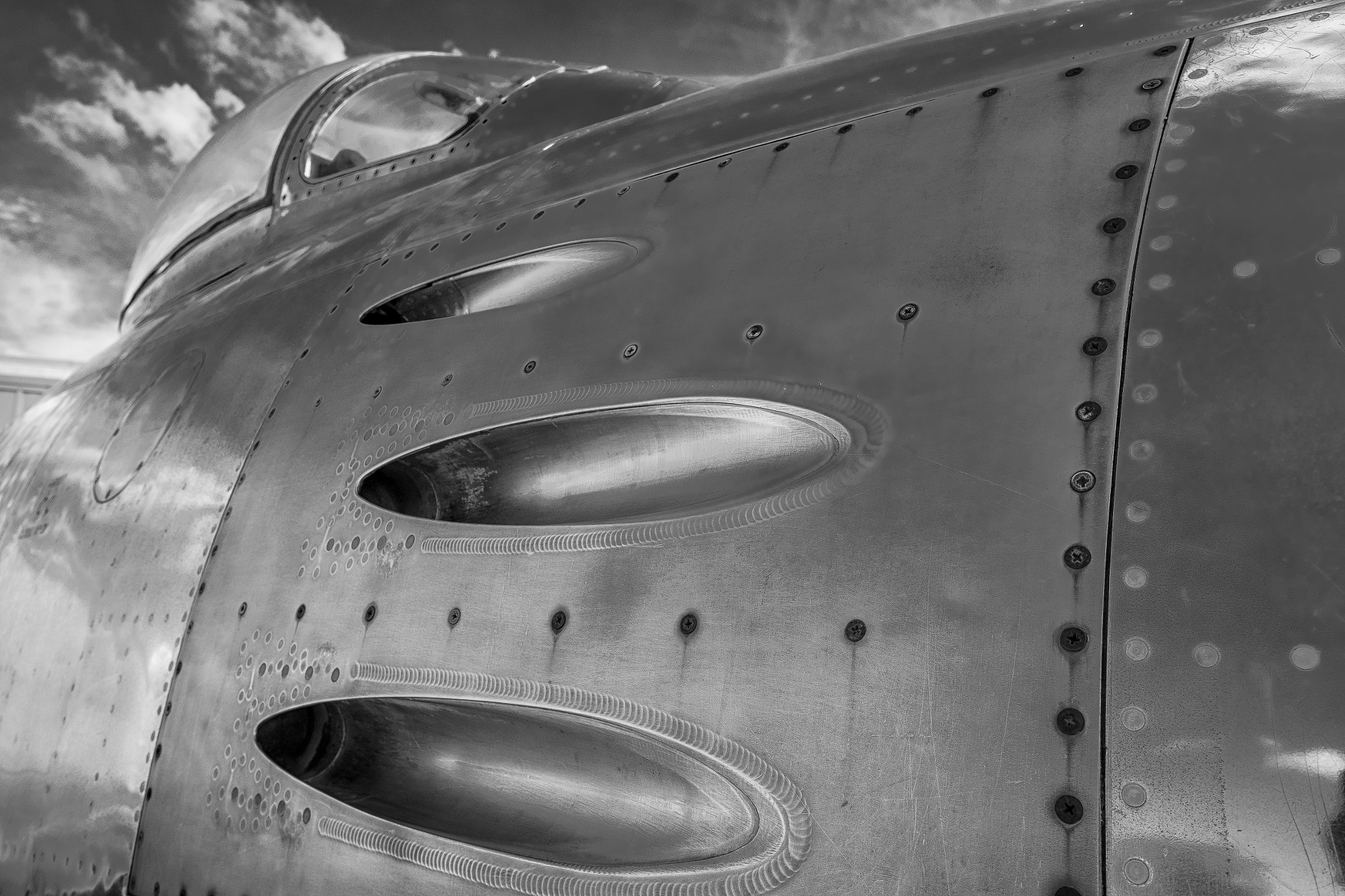 Fujifilm XF 10-24mm F4 R OIS sample photo. Sabre gunports osh 2016 photography