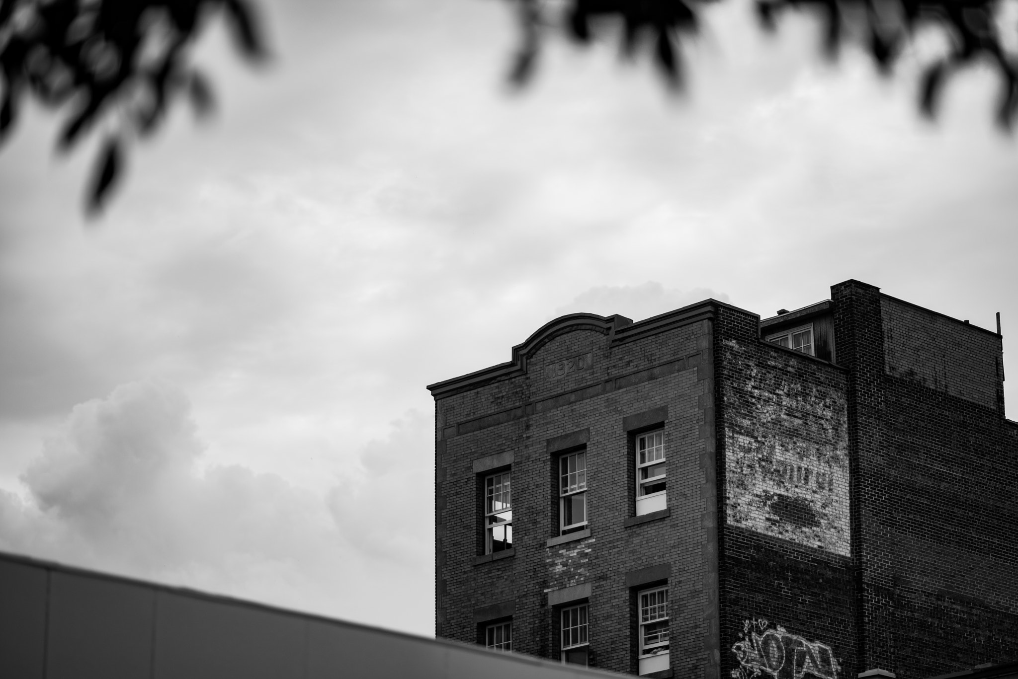 Nikon D750 + Nikon AF Nikkor 105mm F2D DC sample photo. Old brick building photography