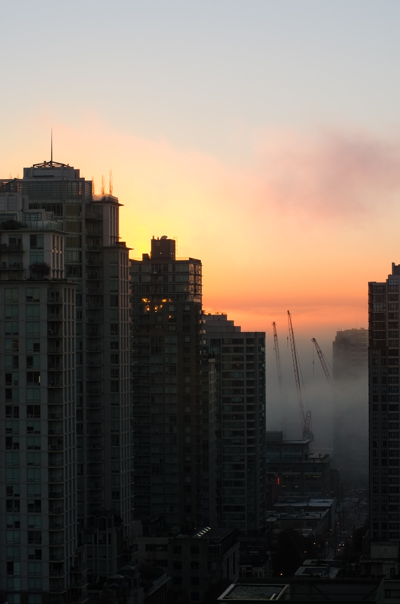 AF Zoom-Nikkor 75-300mm f/4.5-5.6 sample photo. Vancouver morning photography