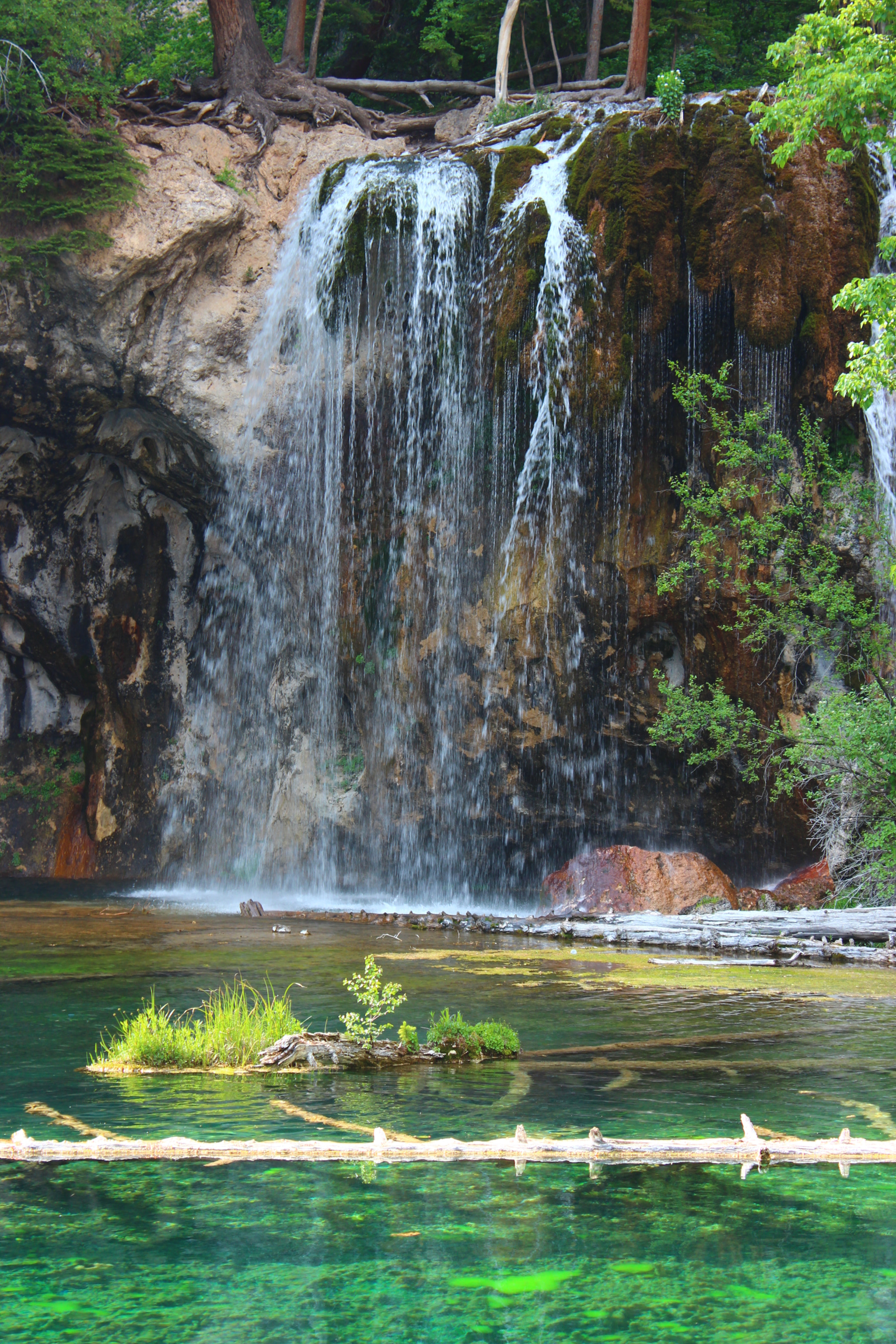 Canon EF-S 18-55mm F3.5-5.6 IS sample photo. Hanging lake photography