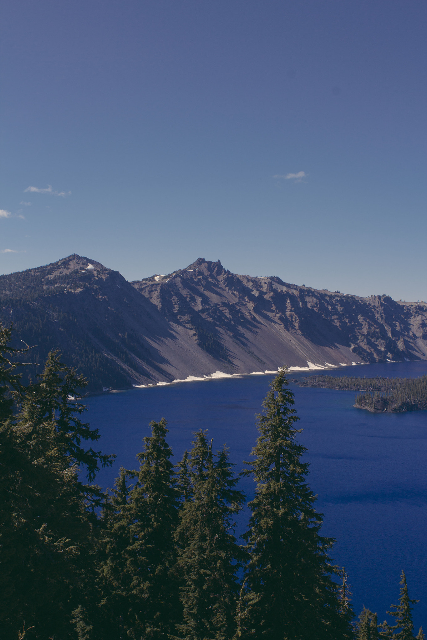 Canon EOS 600D (Rebel EOS T3i / EOS Kiss X5) + Canon EF 28mm F2.8 sample photo. Crater lake photography
