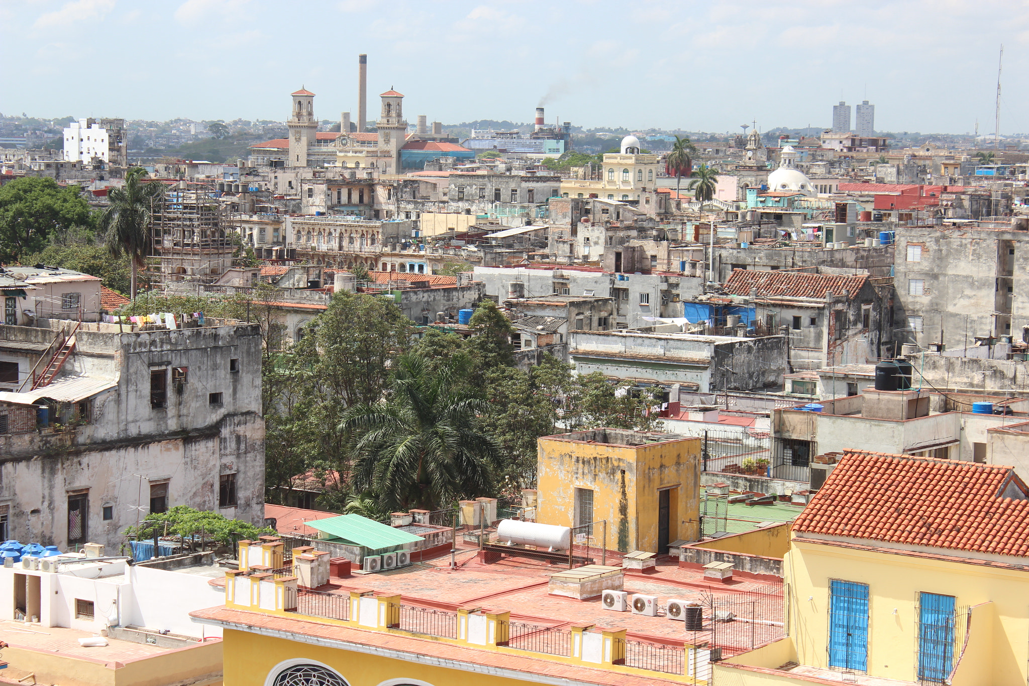 Canon EF-S 18-55mm F3.5-5.6 IS sample photo. Havana rooftops photography
