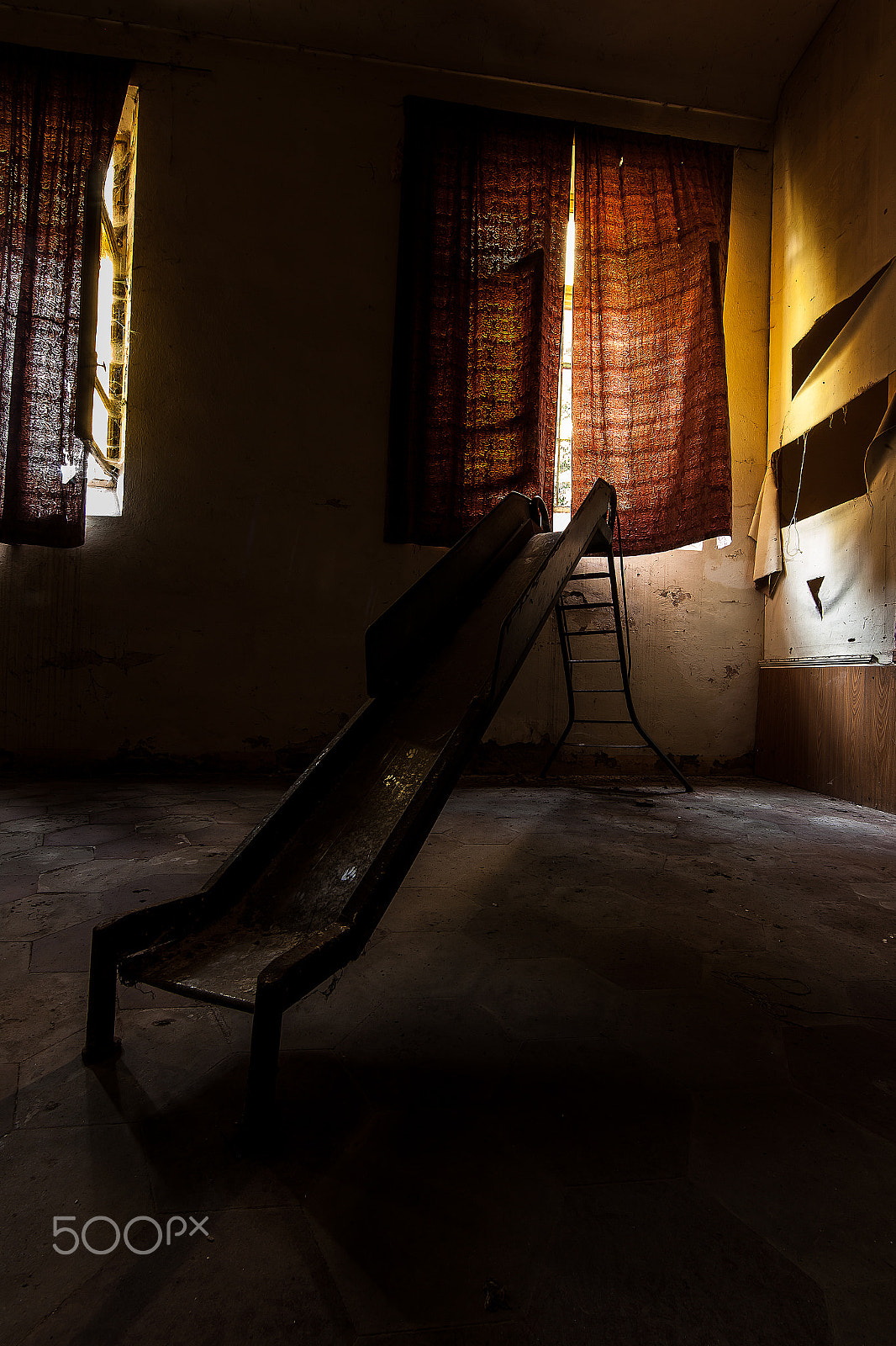 Canon EF 14mm F2.8L II USM sample photo. Emergency exit photography