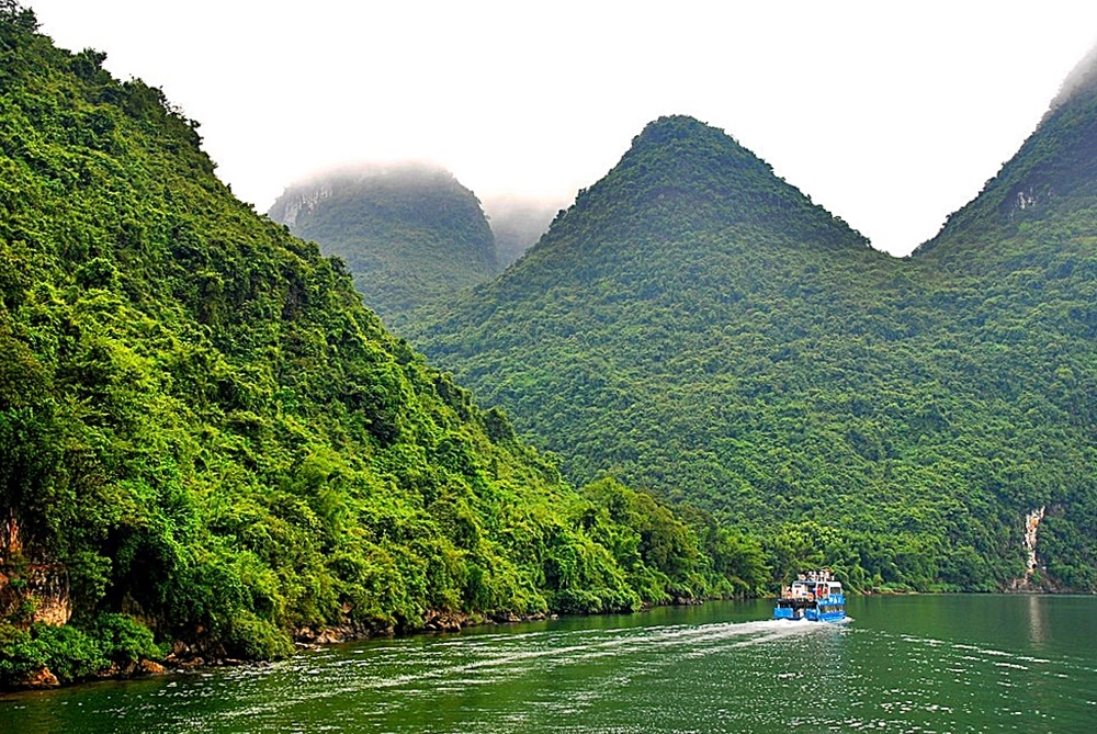 Nikon D80 sample photo. Le river and fog photography