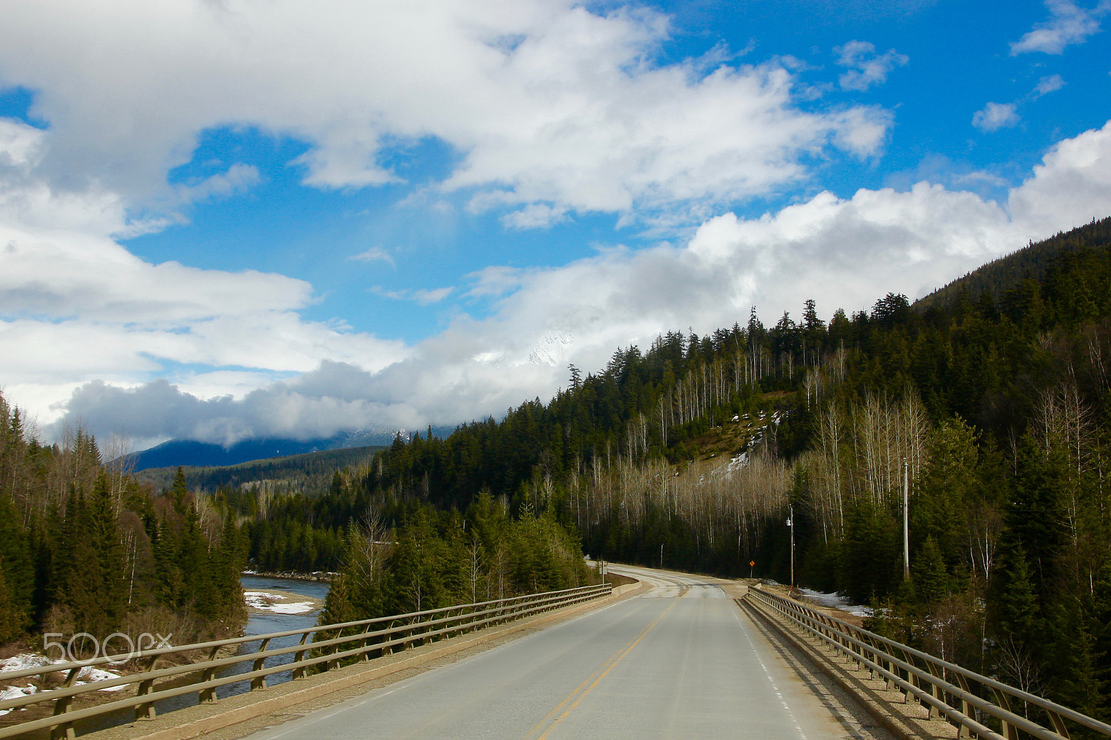 Canon EOS 550D (EOS Rebel T2i / EOS Kiss X4) sample photo. Road through the rockys photography