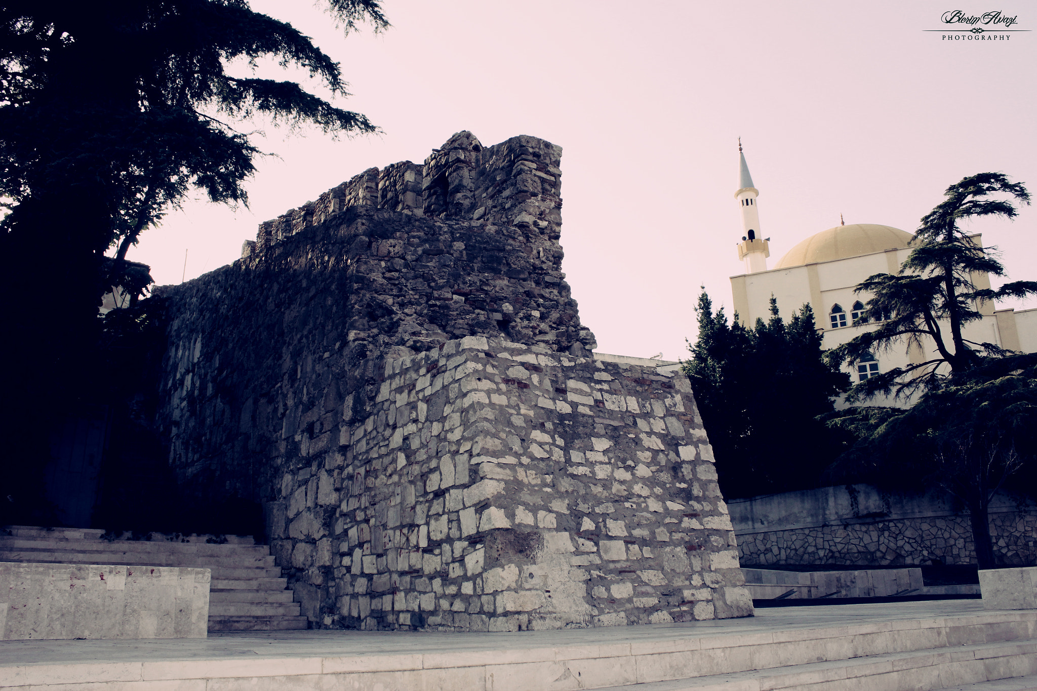 Canon EOS 550D (EOS Rebel T2i / EOS Kiss X4) sample photo. Durres mosque, albania photography