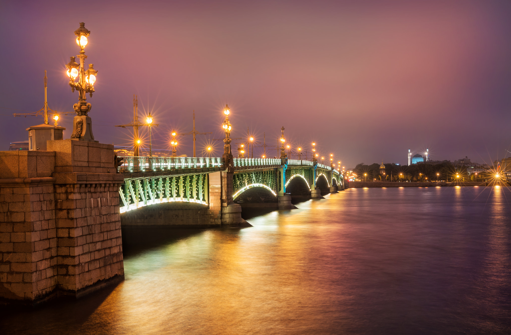 Nikon D800 + AF Zoom-Nikkor 28-70mm f/3.5-4.5D sample photo. Troitsky bridge photography