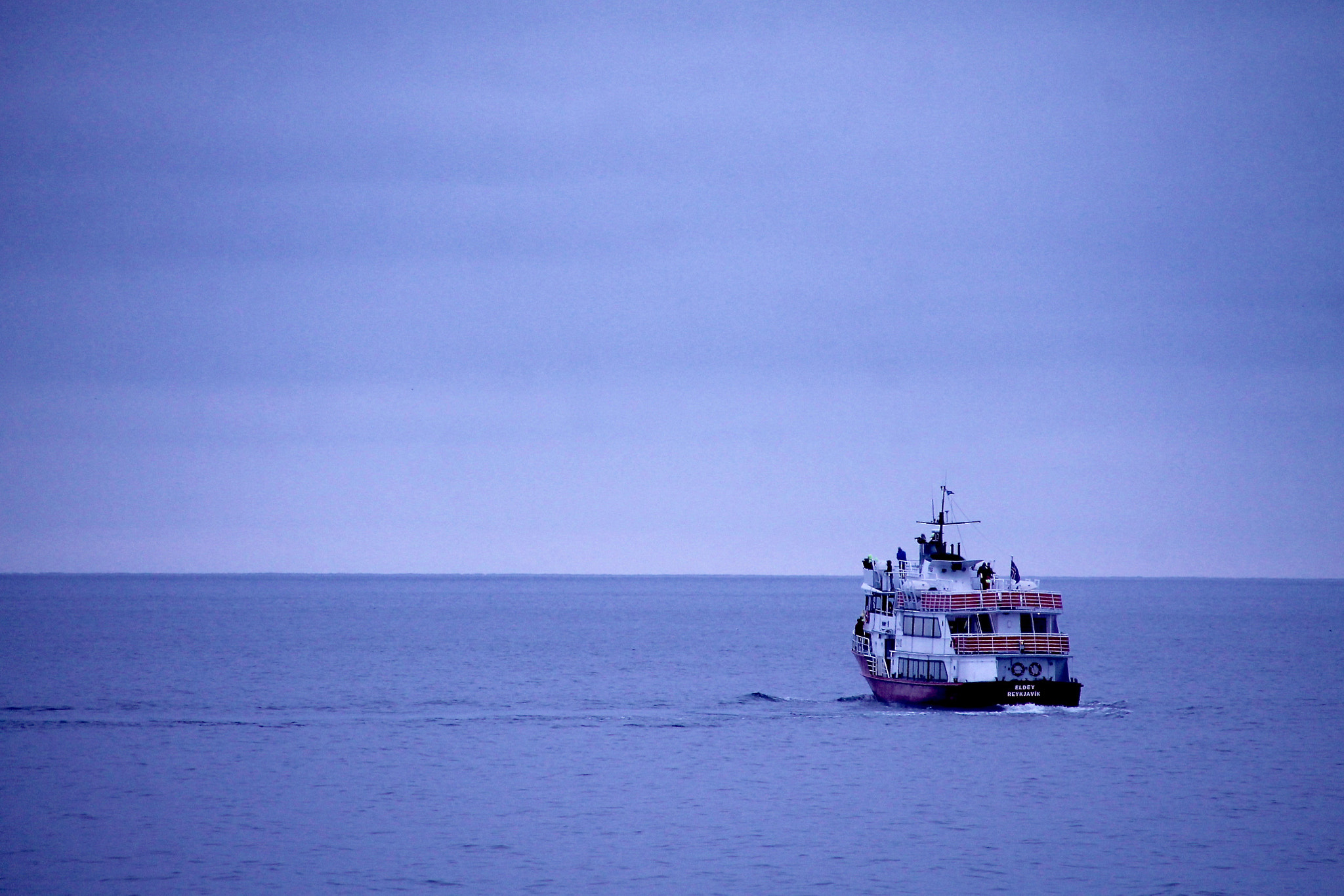 Canon EOS 1100D (EOS Rebel T3 / EOS Kiss X50) + Canon TS-E 90mm F2.8 Tilt-Shift sample photo. Cold ocean photography