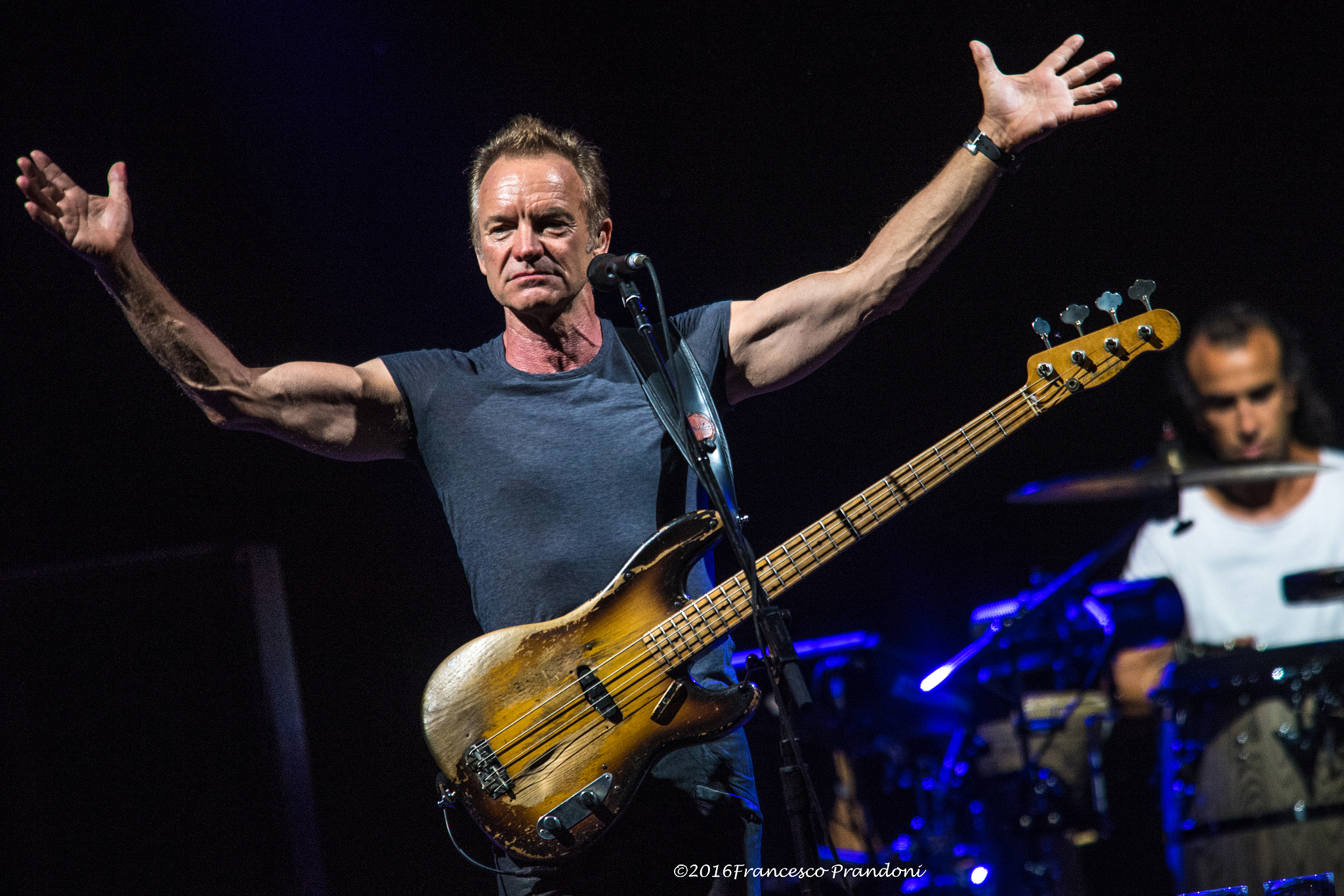 Nikon AF-S Nikkor 400mm F2.8D ED-IF II sample photo. Sting at street music art in assago 29th july 2016 photography