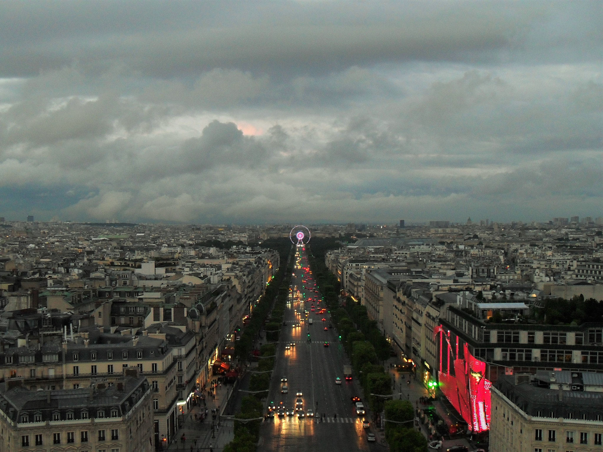 Samsung PL50 / VLUU PL50 /  SL202 sample photo. Avenue des champs - elysées photography