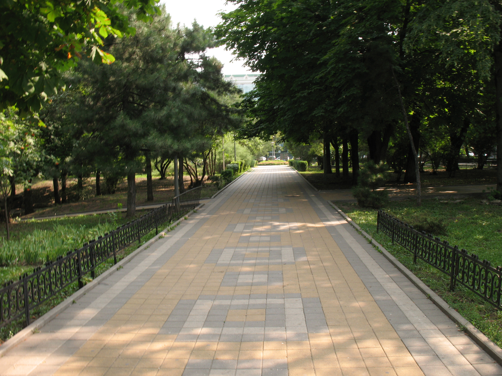 Canon POWERSHOT A630 sample photo. In the city park in rostov-on -don photography