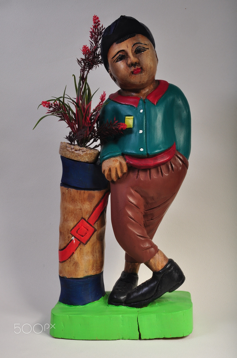 Sigma 18-200mm F3.5-6.3 DC sample photo. Old wood carving photography