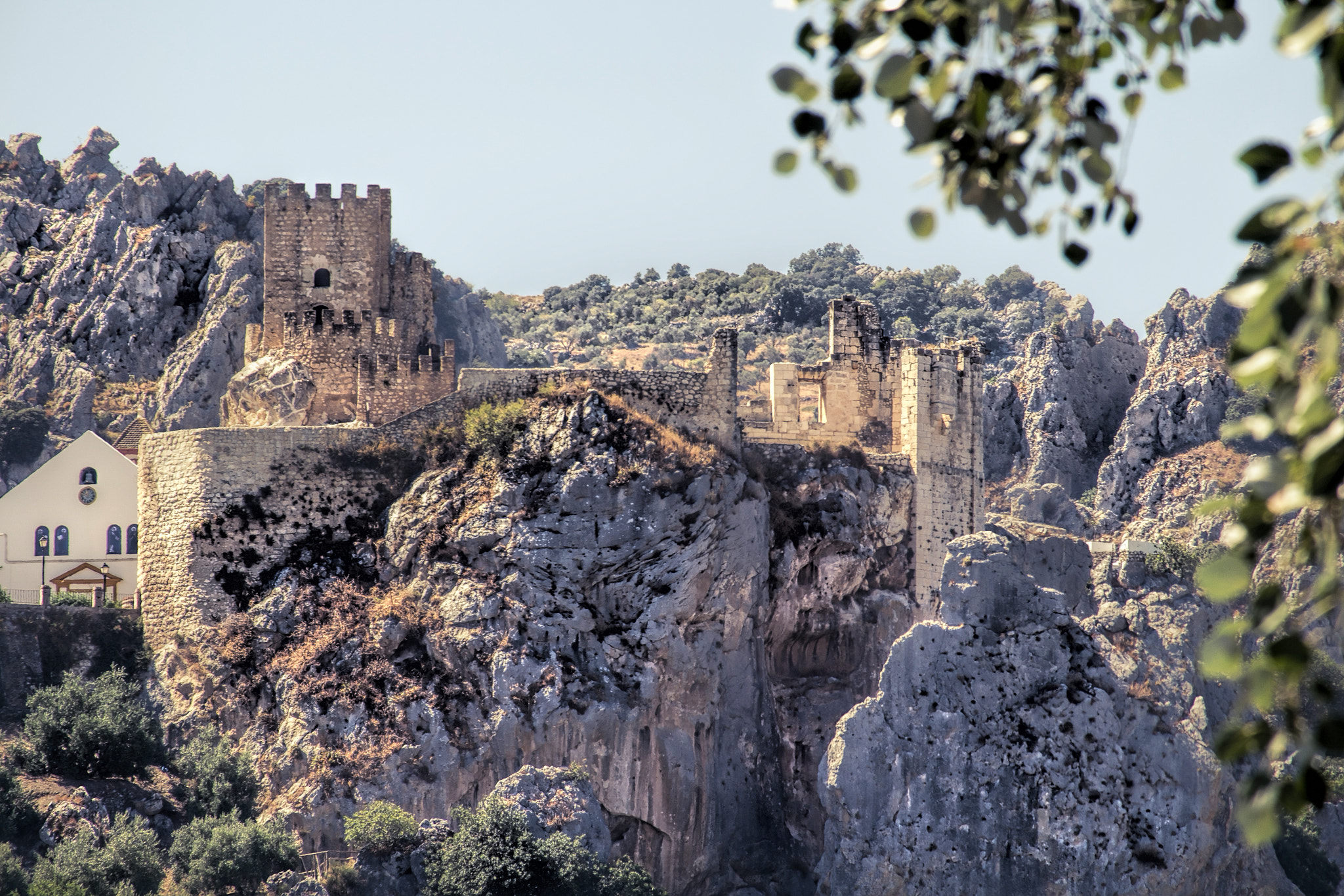 Fujifilm X-M1 + Fujifilm XC 50-230mm F4.5-6.7 OIS sample photo. Castillo de zuheros photography