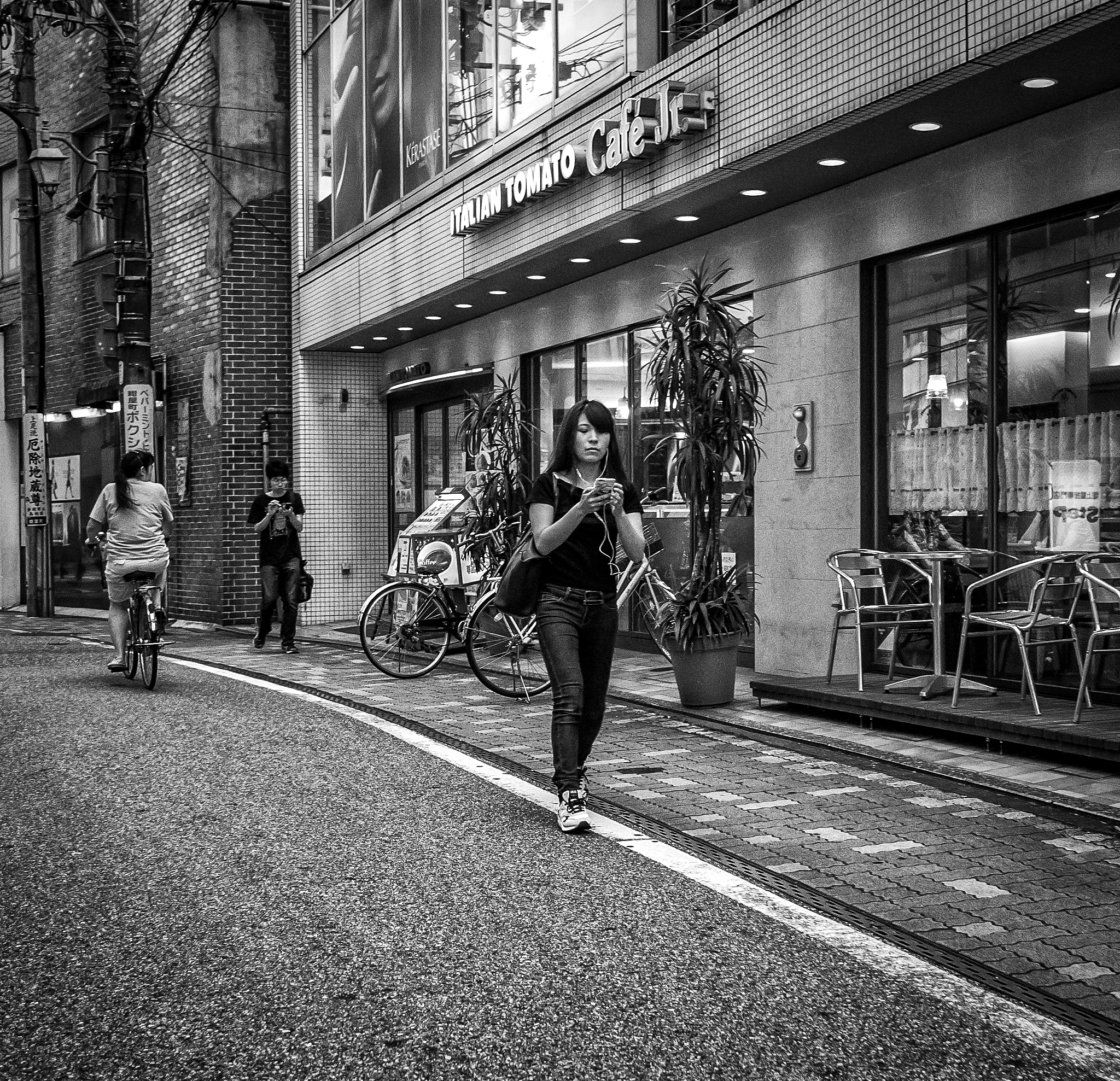 Panasonic Lumix DMC-GX85 (Lumix DMC-GX80 / Lumix DMC-GX7 Mark II) + Panasonic Lumix G 14mm F2.5 ASPH sample photo. On line photography