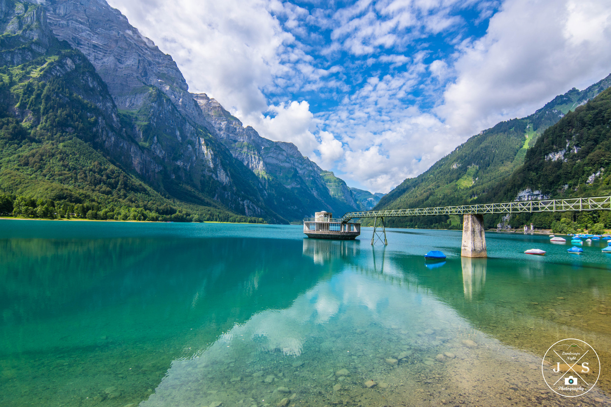 Sony ILCA-77M2 sample photo. Der Überlauf vom klöntalersee photography