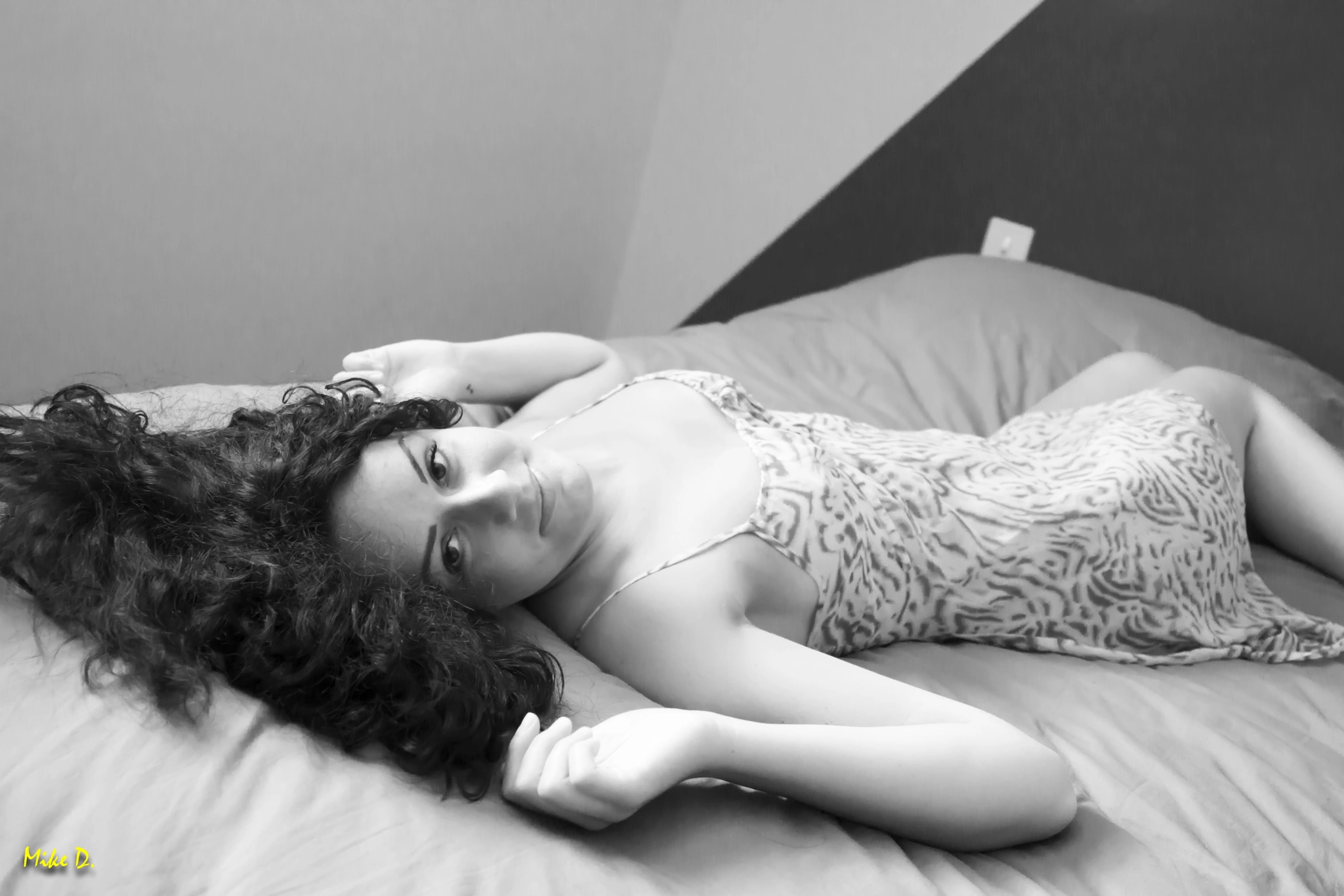 Canon EOS 7D + Canon EF 24mm F2.8 sample photo. Avalanche de cheveux en robe d'ete photography